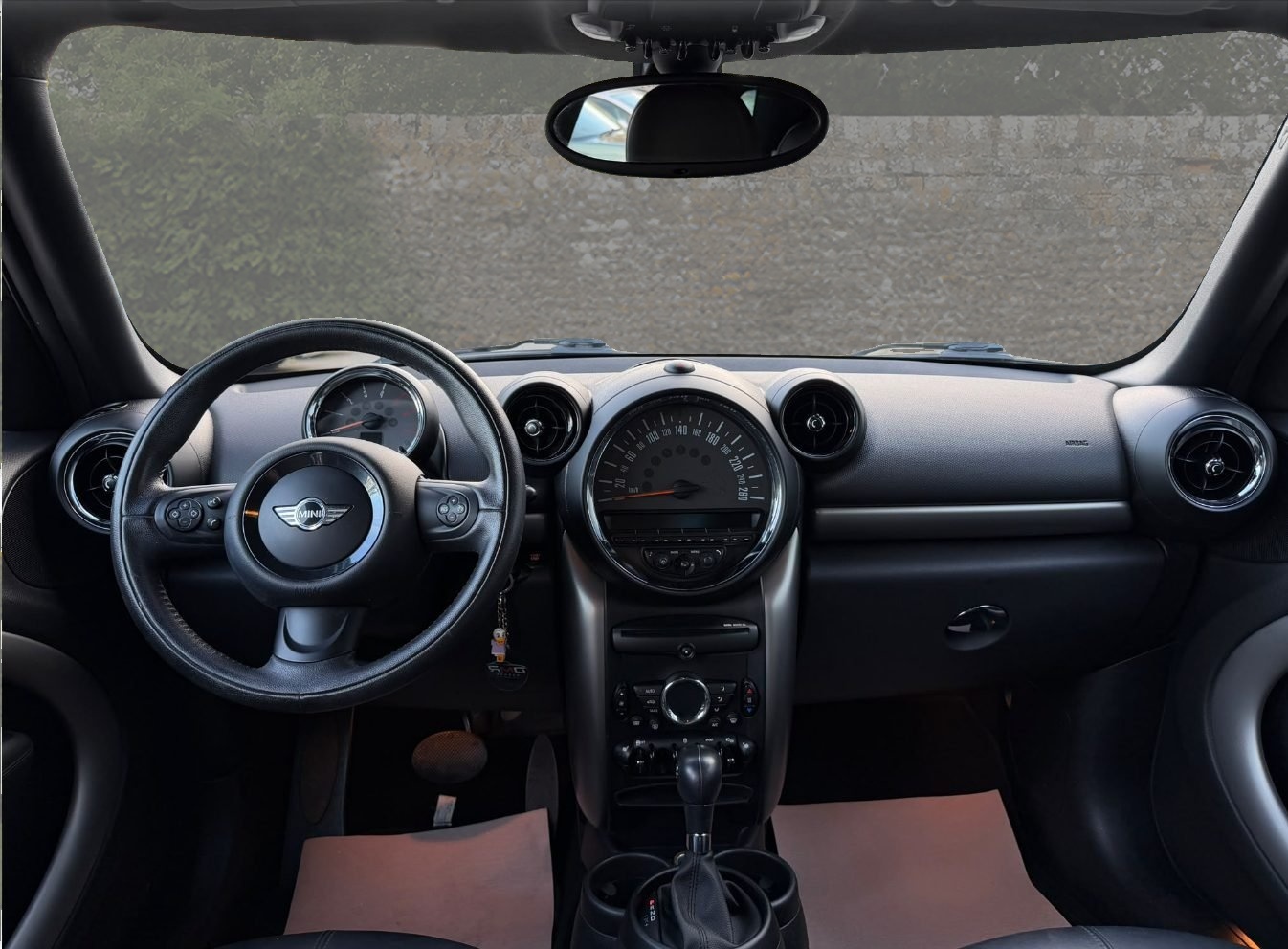 MINI Countryman Cooper D FWD Steptronic-image-10
