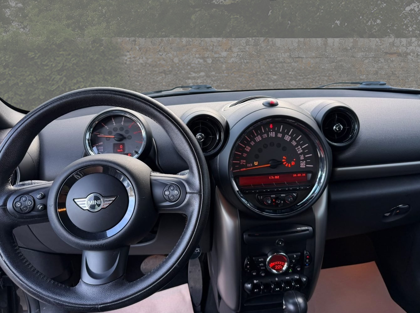 MINI Countryman Cooper D FWD Steptronic-image-9