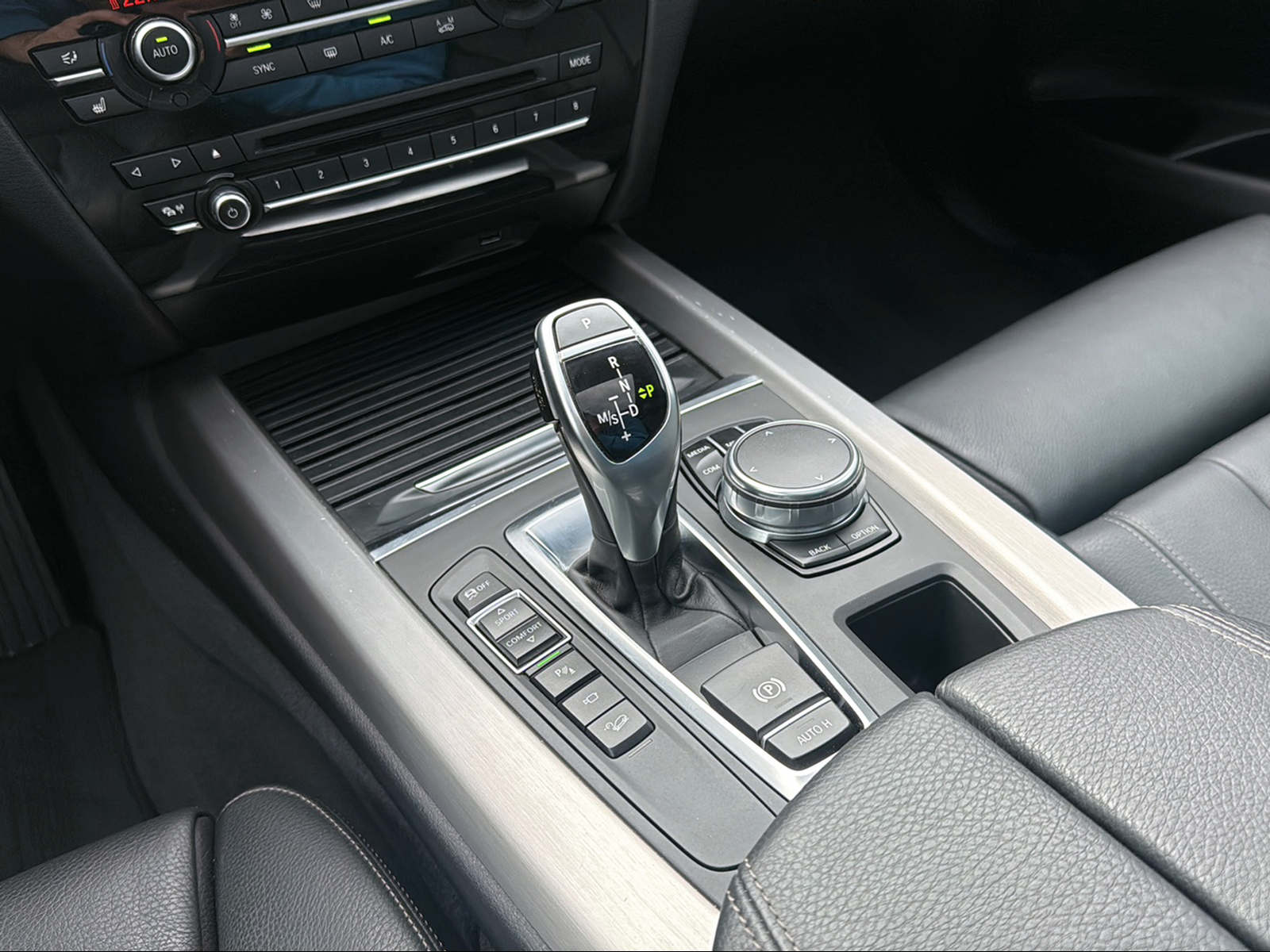 BMW X5 xDrive 30d Steptronic-image-15
