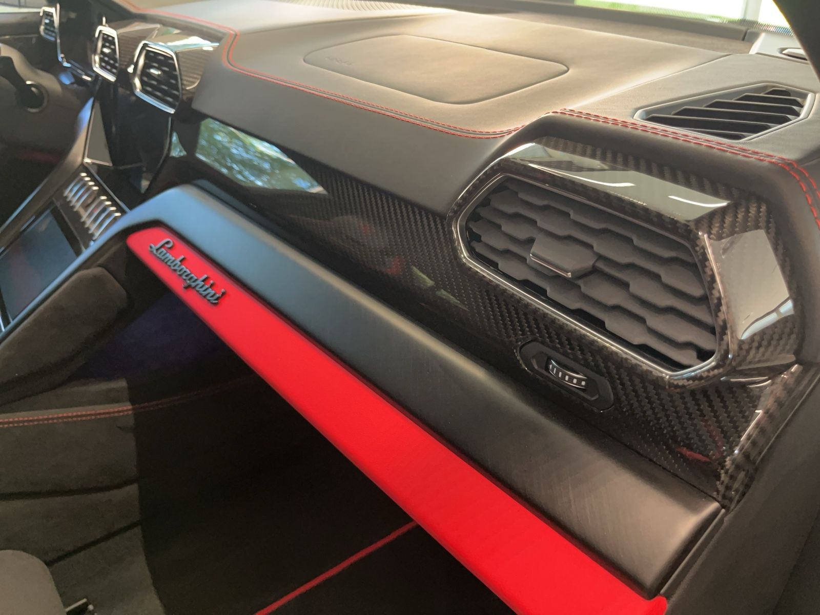 LAMBORGHINI Urus 4.0 S-image-12
