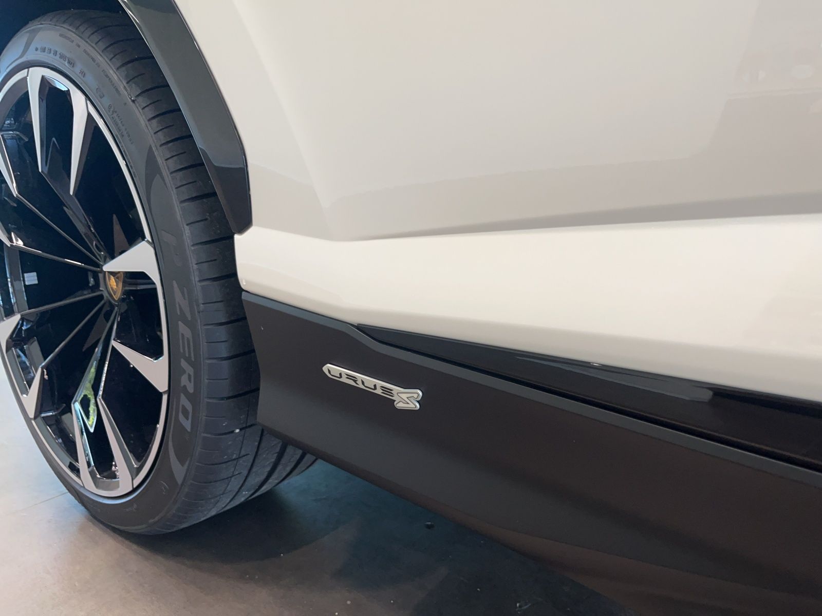 LAMBORGHINI Urus 4.0 S-image-9