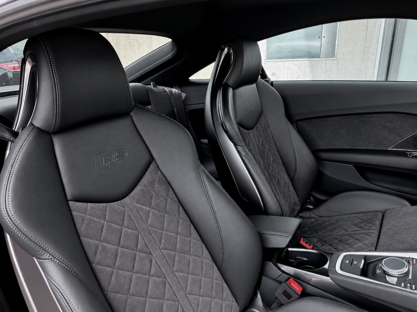 AUDI TT Coupé TTRS quattro S-tronic-image-13