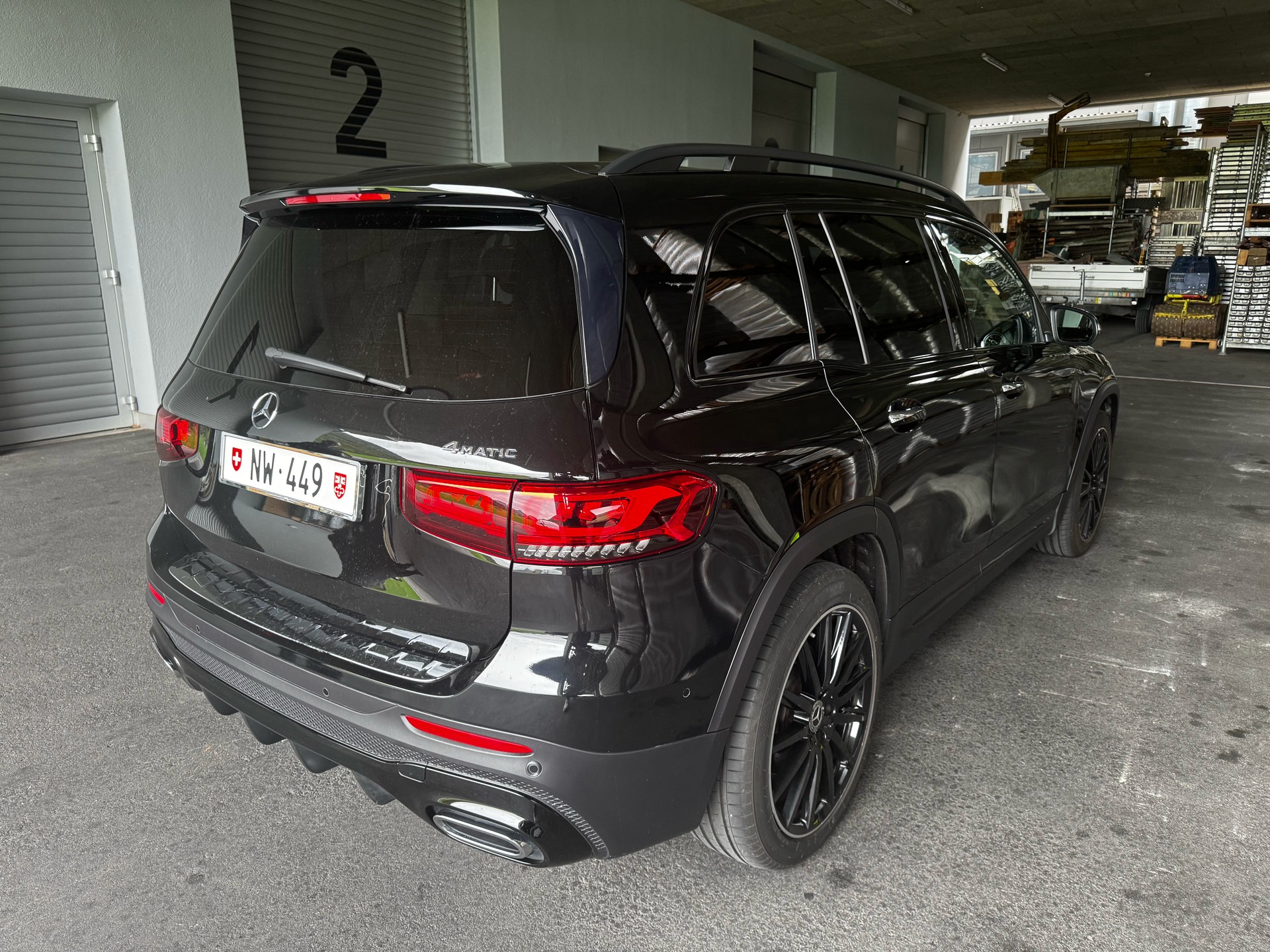 MERCEDES-BENZ GLB 250 AMG Line 4matic-image-2