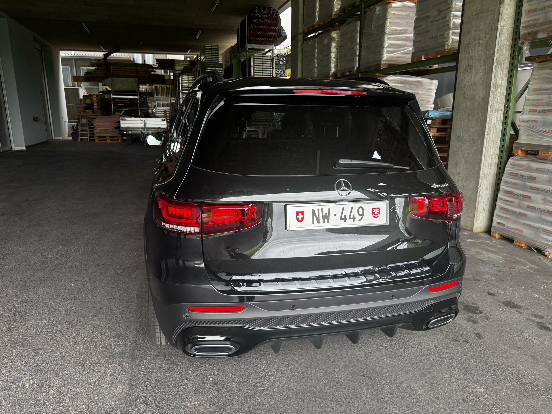 MERCEDES-BENZ GLB 250 AMG Line 4matic-image-1