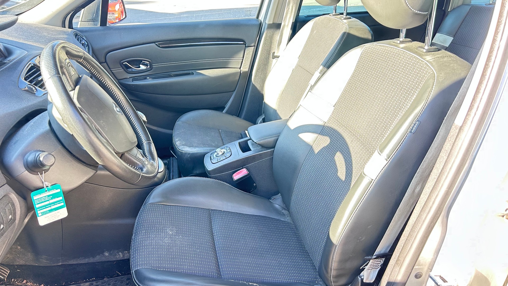 RENAULT Grand Scénic 1.2 16V Turbo Bose Edition-image-11