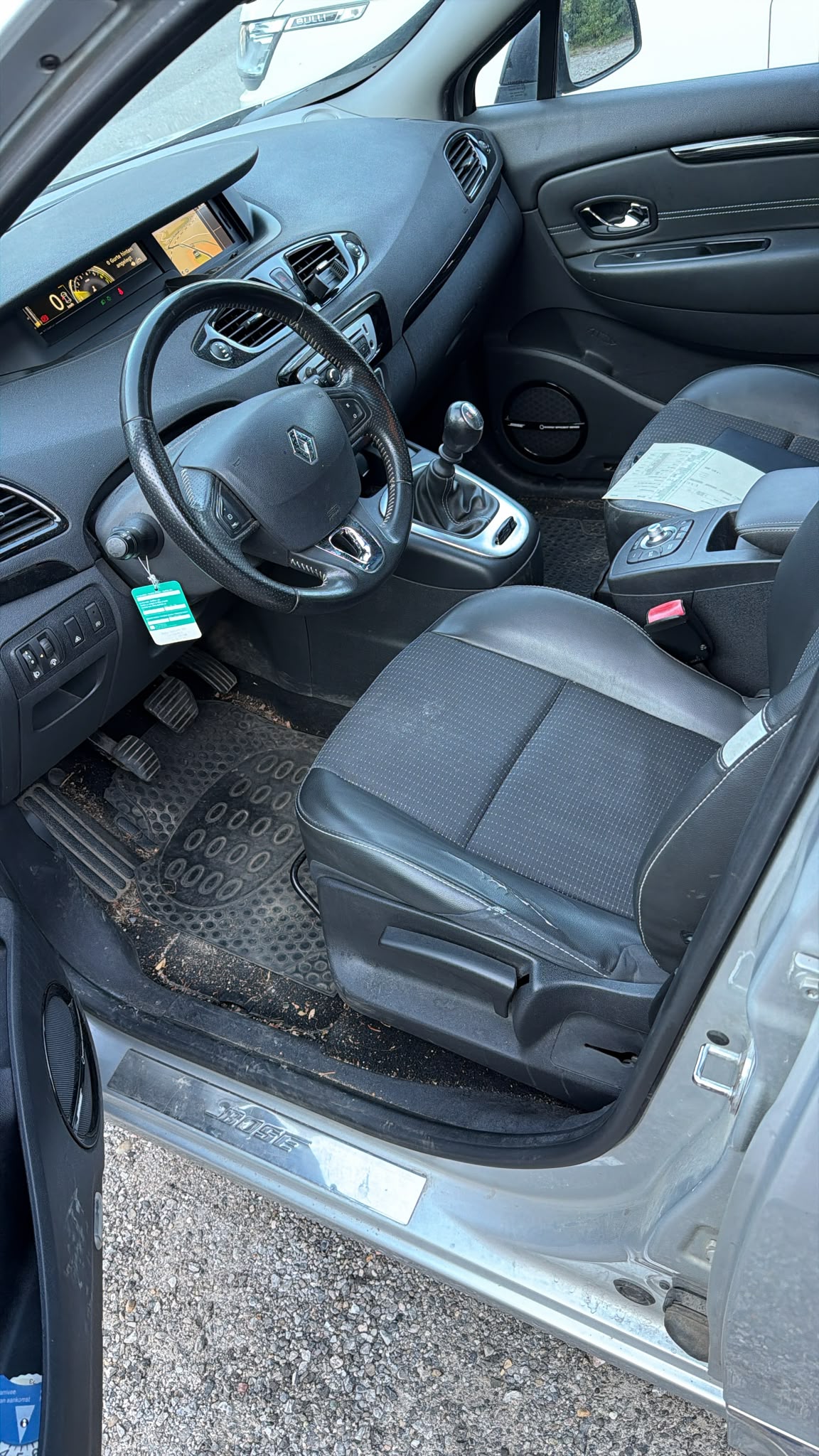 RENAULT Grand Scénic 1.2 16V Turbo Bose Edition-image-15
