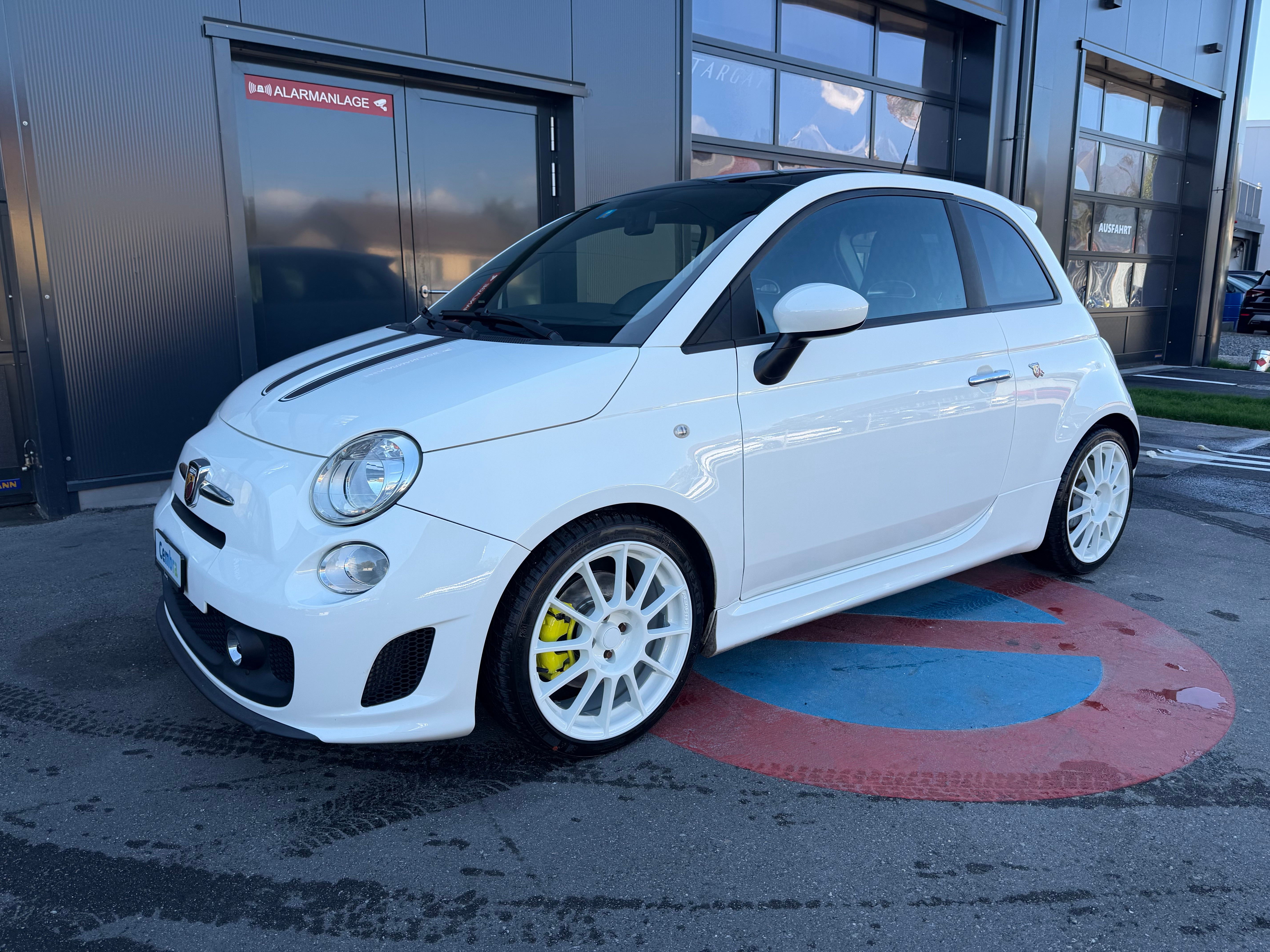 Car photo
