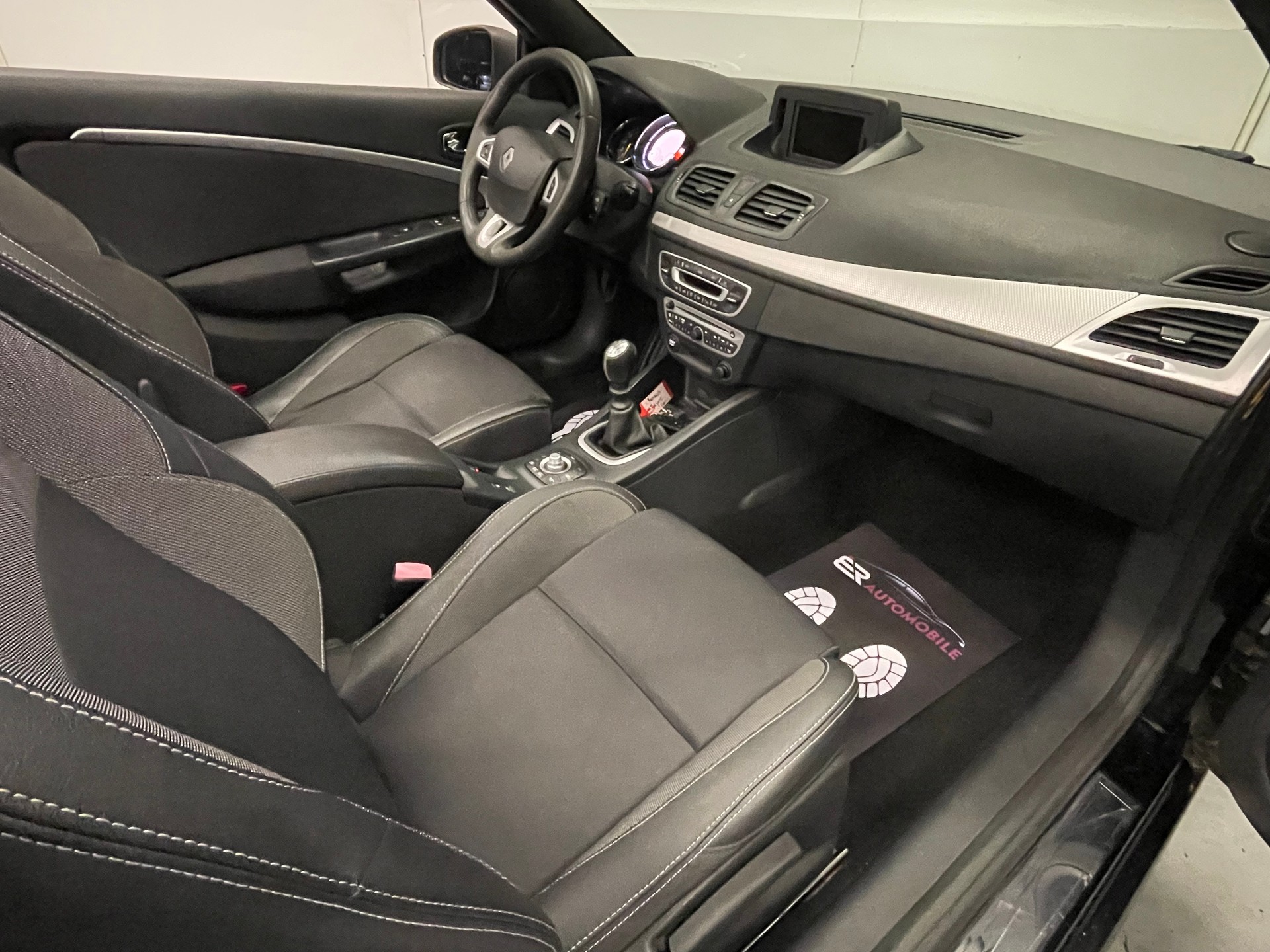 RENAULT Mégane CC 1.4 16V Turbo Dynamique-image-10