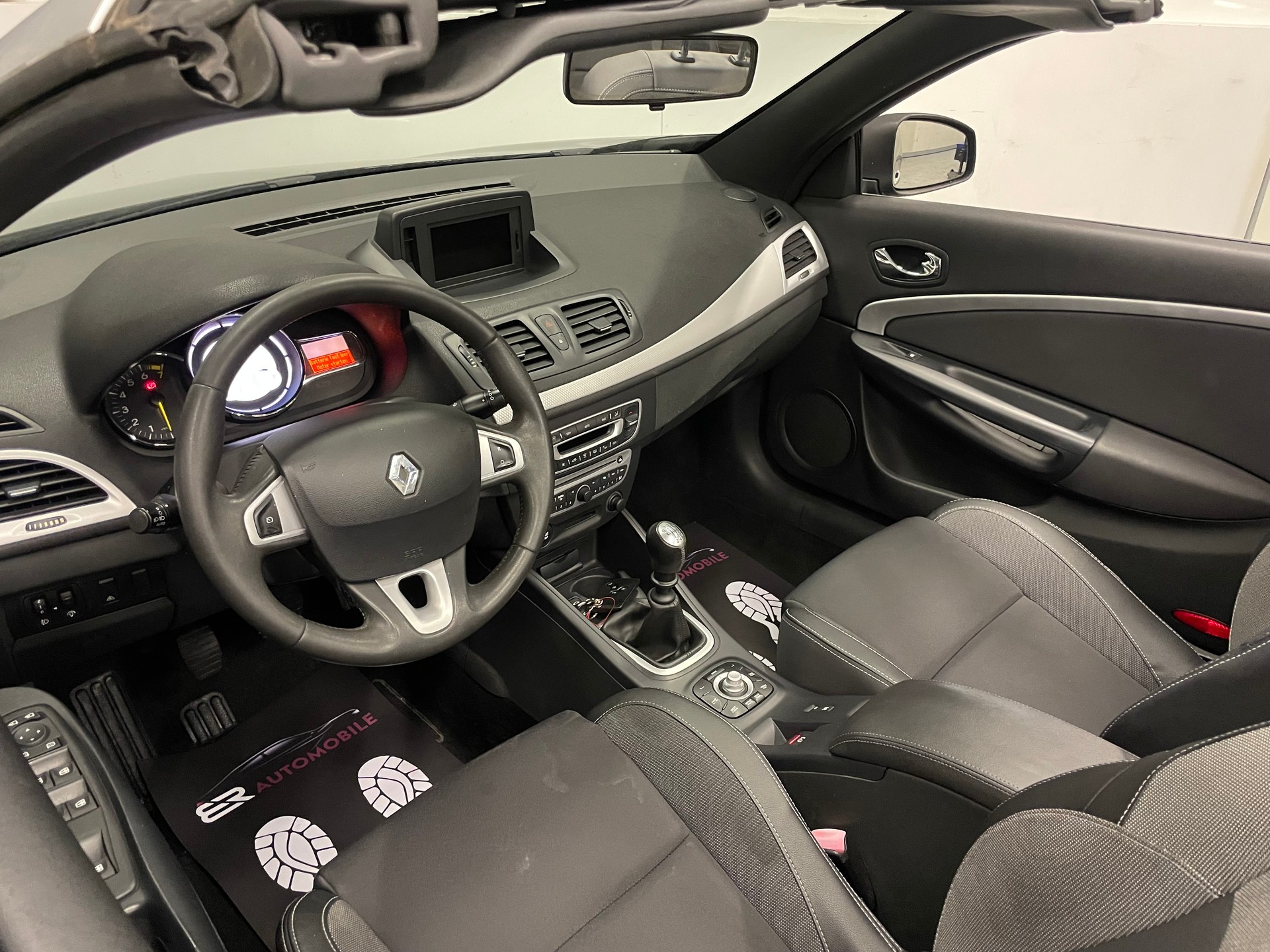 RENAULT Mégane CC 1.4 16V Turbo Dynamique-image-9