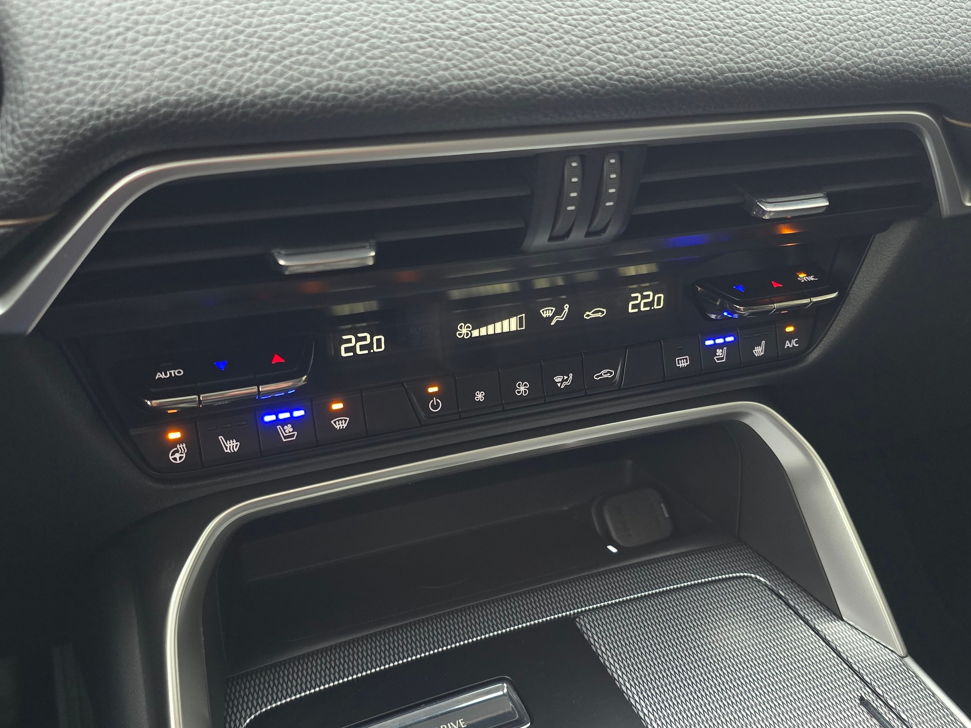 MAZDA CX-60 e-Skyactiv PHEV 327 AWD Homura mit AHK-image-19