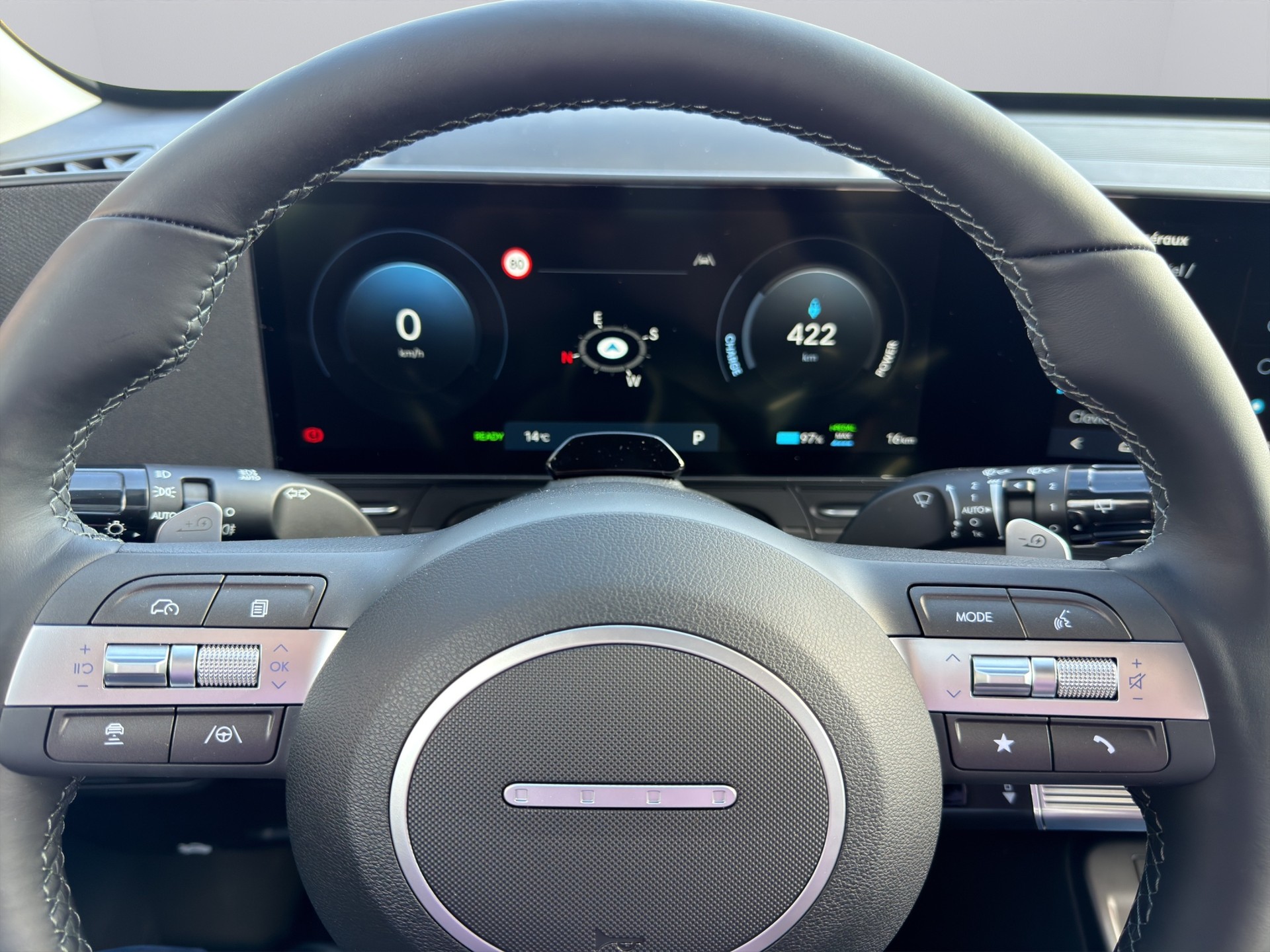 HYUNDAI Kona EV 65.4 kWh Amplia-image-8