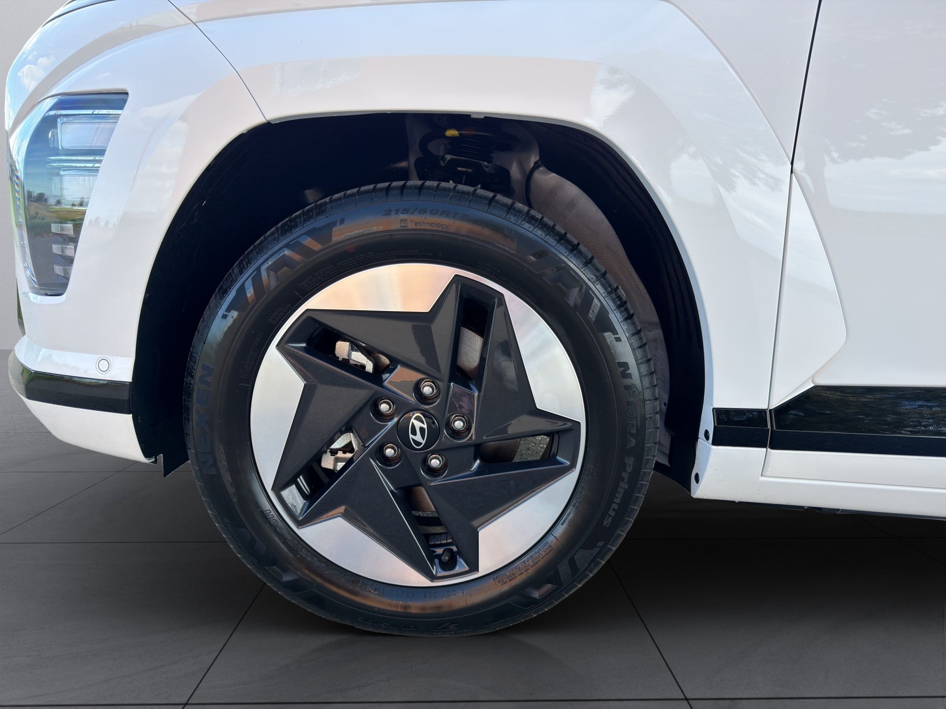 HYUNDAI Kona EV 65.4 kWh Amplia-image-11