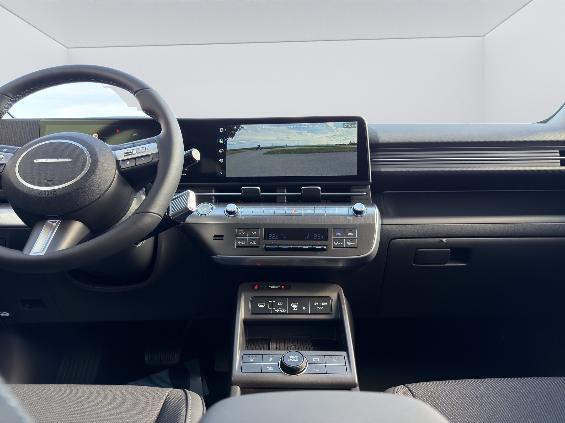 HYUNDAI Kona EV 65.4 kWh Amplia-image-9