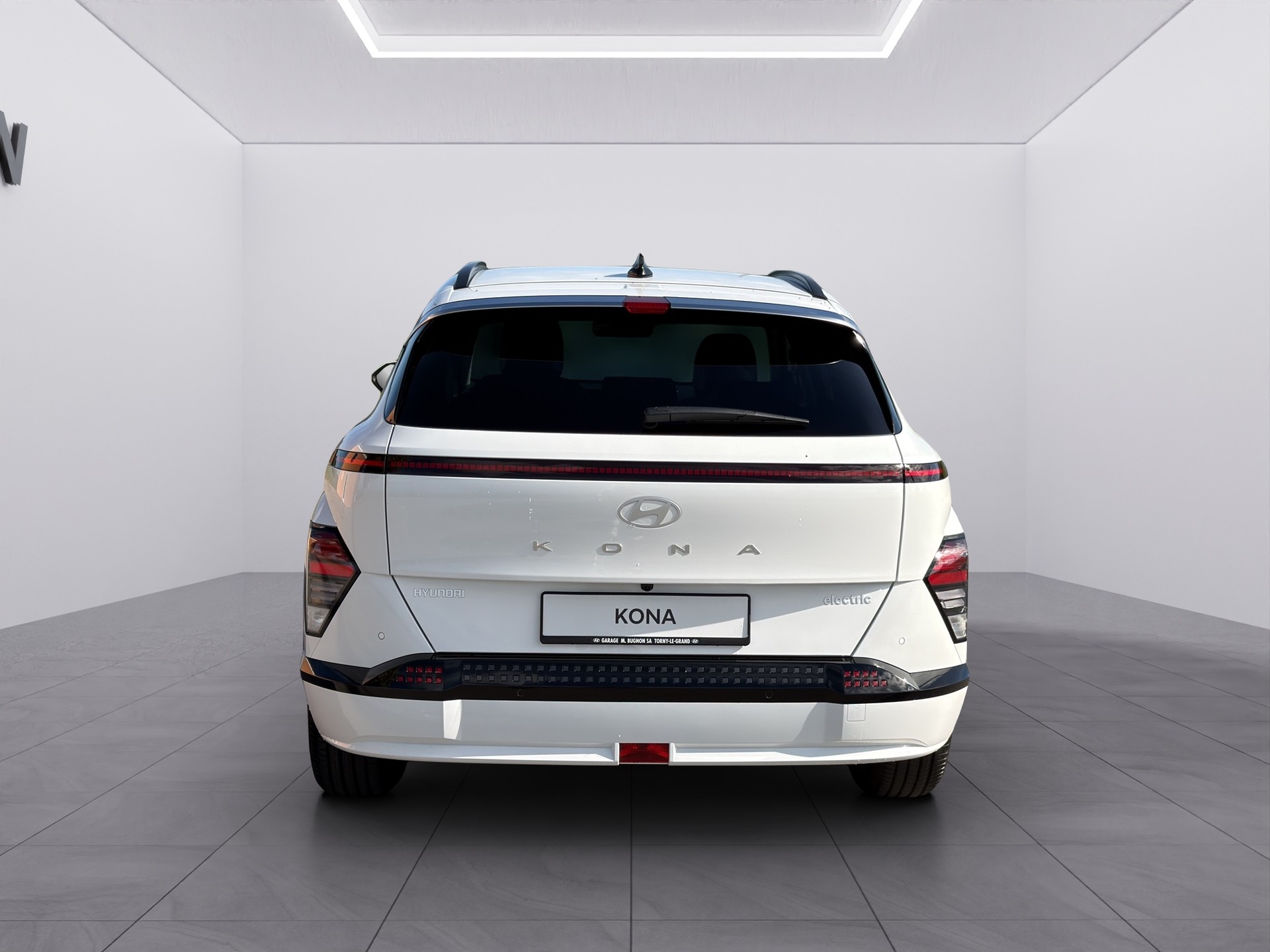 HYUNDAI Kona EV 65.4 kWh Amplia-image-3