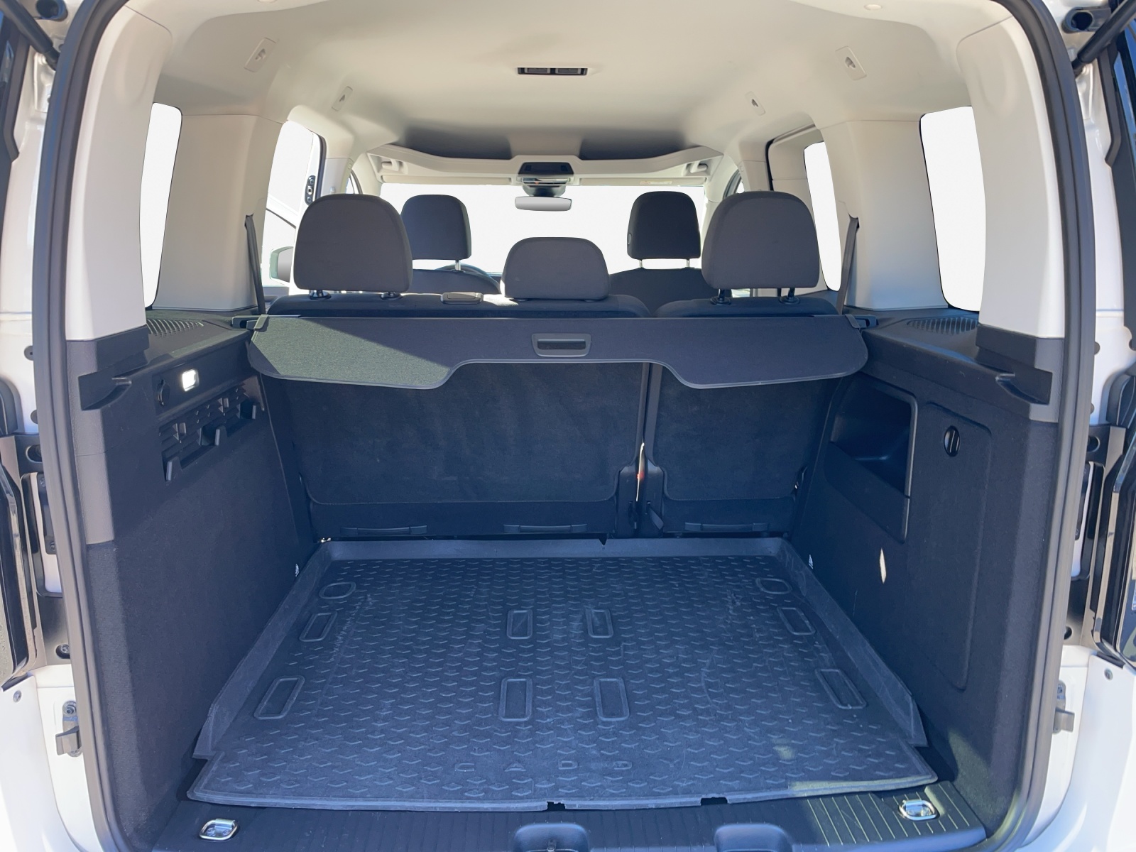 VW Caddy 1.5 TSI Liberty-image-12