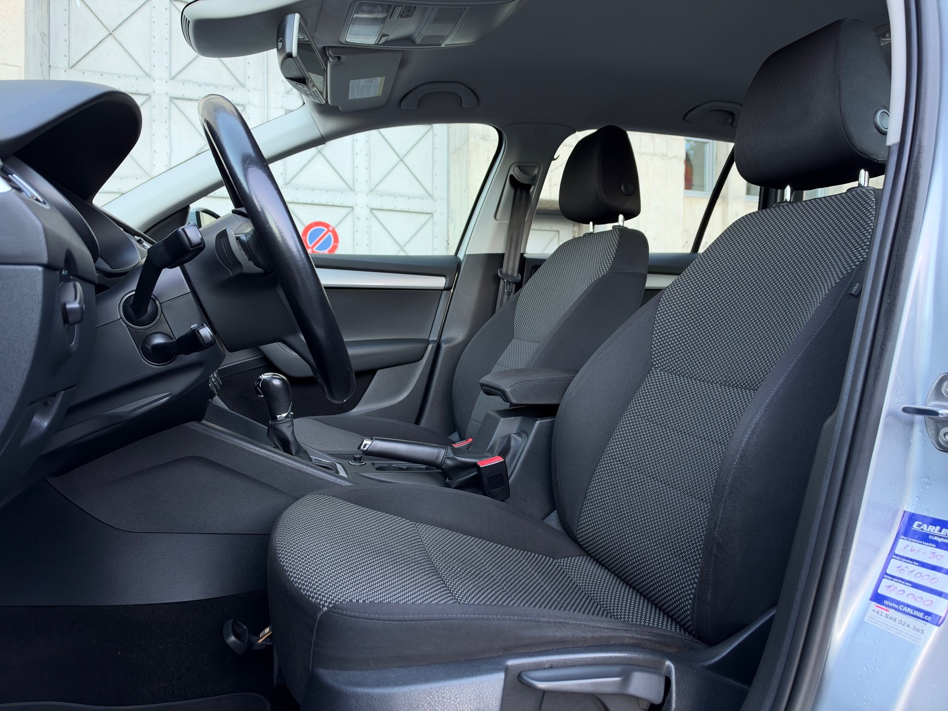 SKODA Octavia Combi 2.0 TDI Ambition DSG-image-4