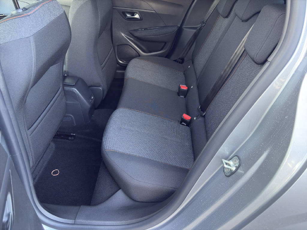 PEUGEOT 208 e-Business-image-7
