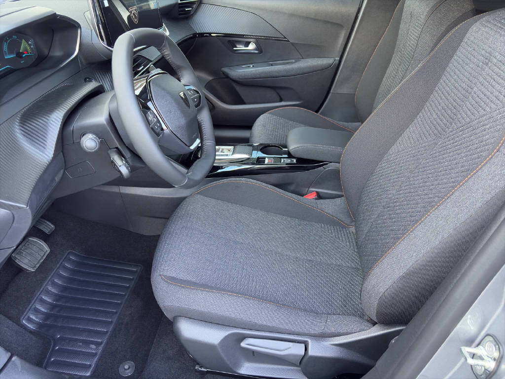 PEUGEOT 208 e-Business-image-4