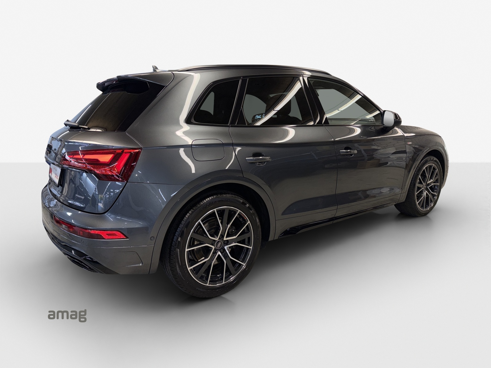 AUDI Q5 40 TDI Black Edition quattro S-tronic-image-4
