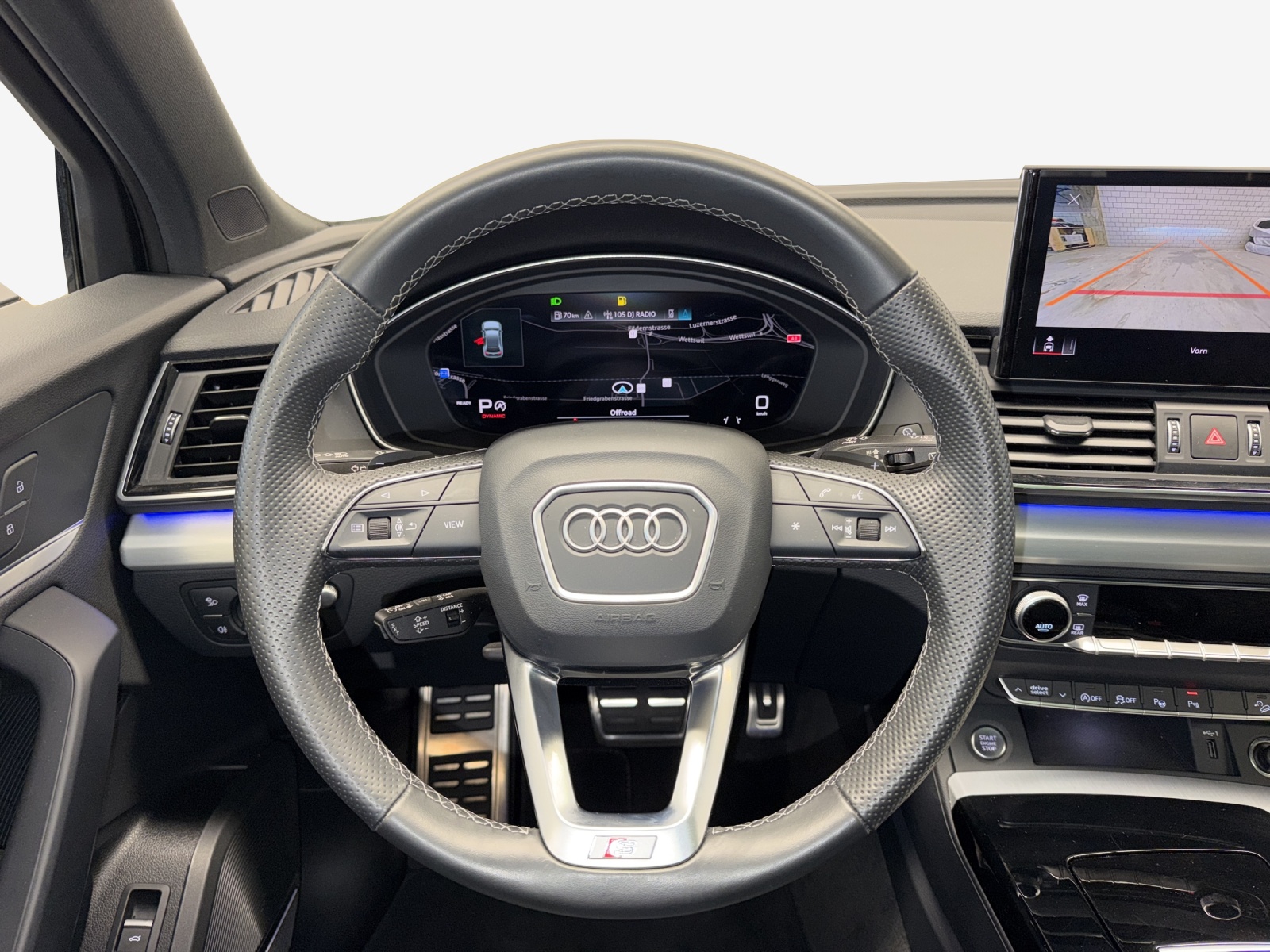 AUDI Q5 40 TDI Black Edition quattro S-tronic-image-9
