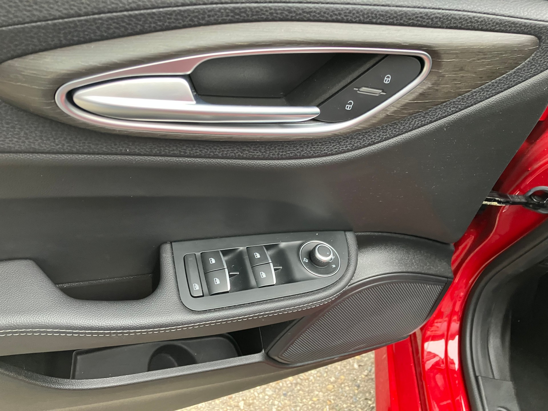ALFA ROMEO Giulia 2.0 Ti 19 Zoll Sky Q4-image-6
