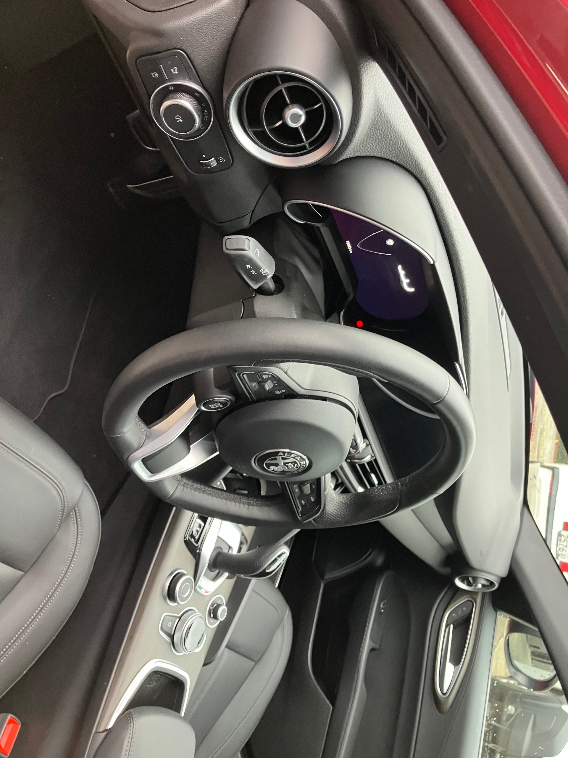 ALFA ROMEO Giulia 2.0 Ti 19 Zoll Sky Q4-image-7