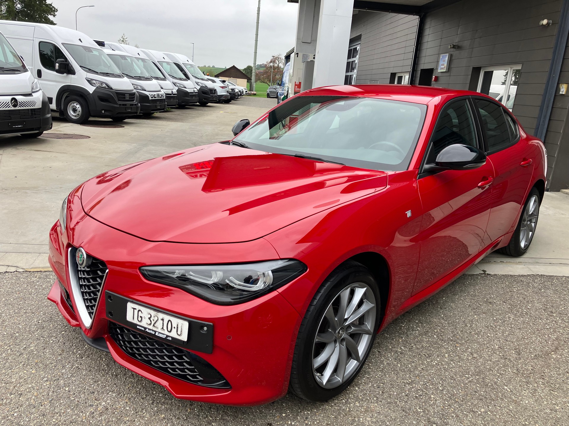 ALFA ROMEO Giulia 2.0 Ti 19 Zoll Sky Q4-image-1