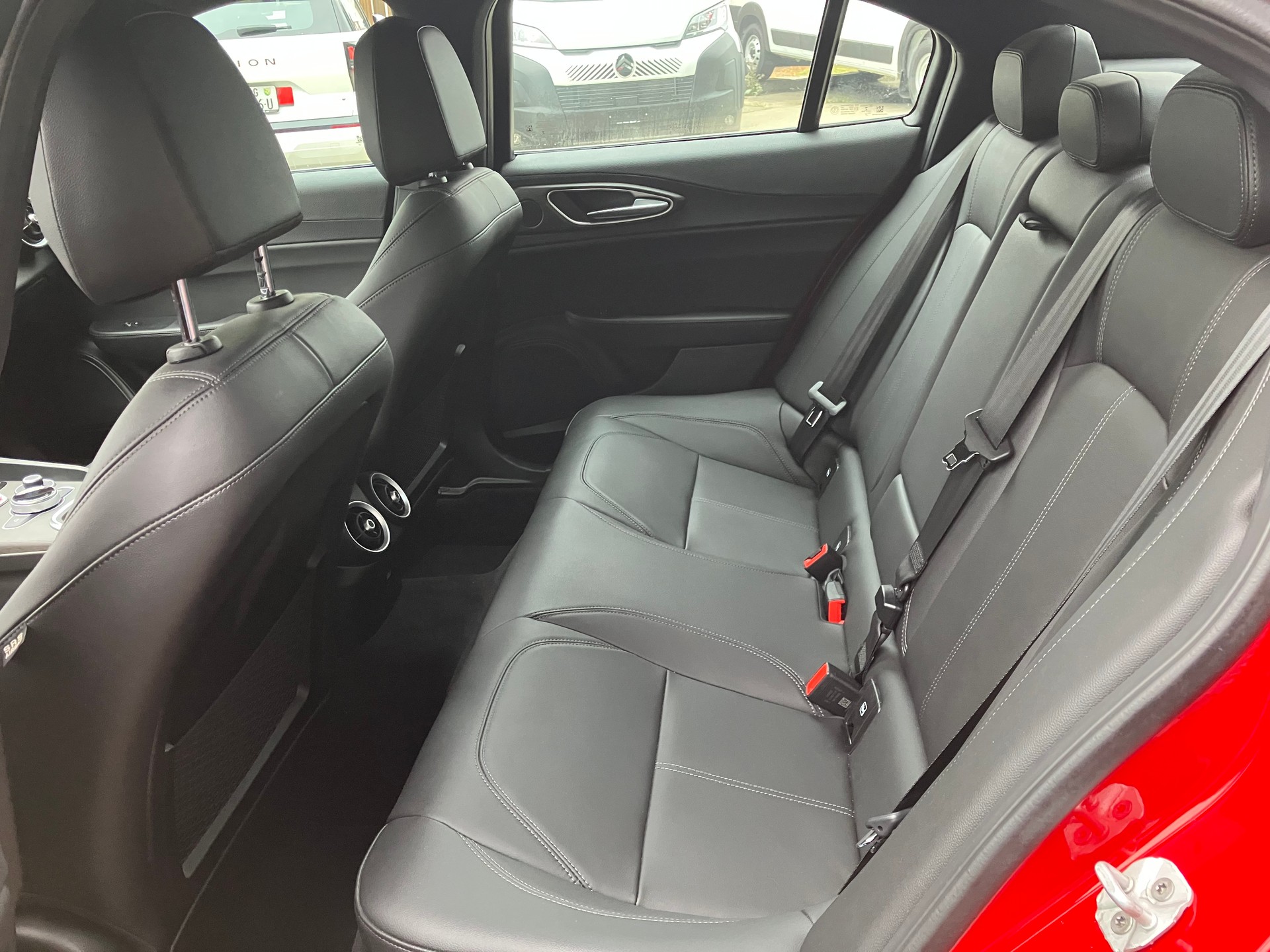 ALFA ROMEO Giulia 2.0 Ti 19 Zoll Sky Q4-image-8