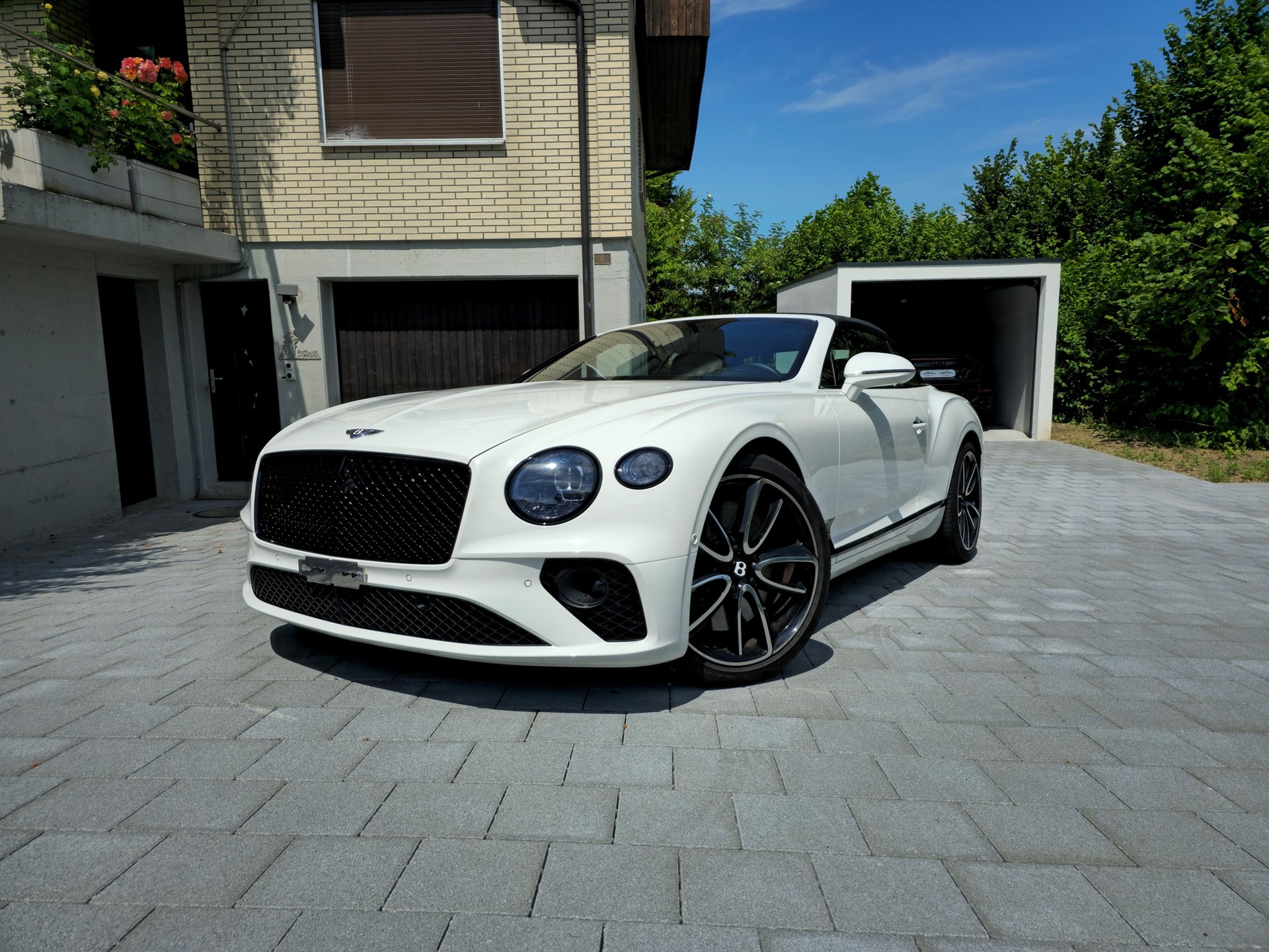 BENTLEY Continental GTC 4.0 V8 Mulliner-image-0