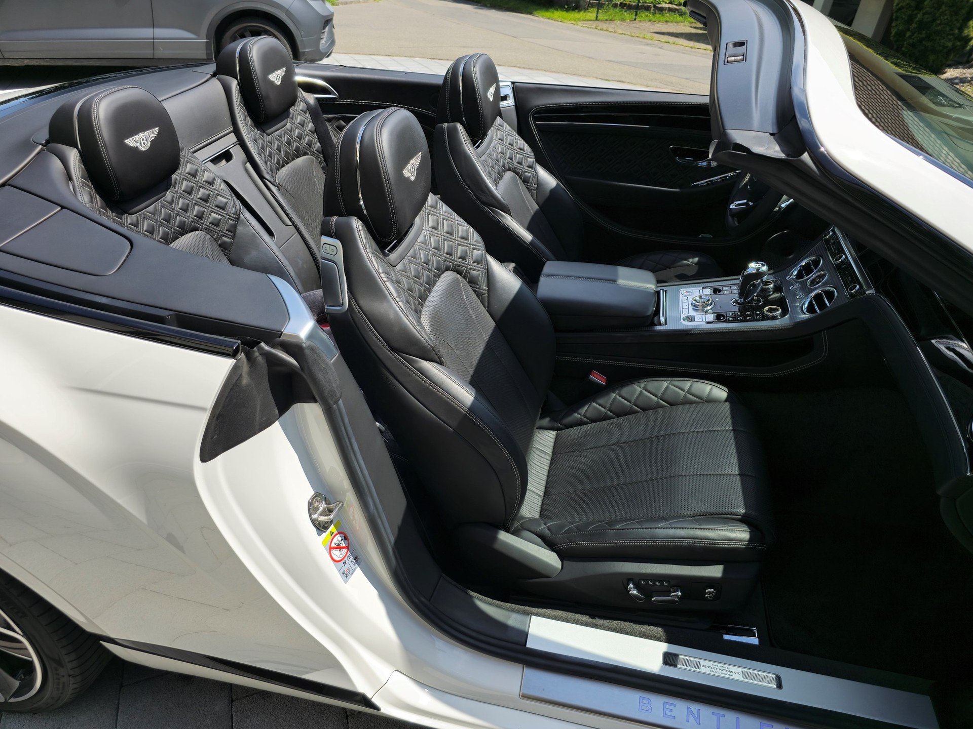 BENTLEY Continental GTC 4.0 V8 Mulliner-image-4