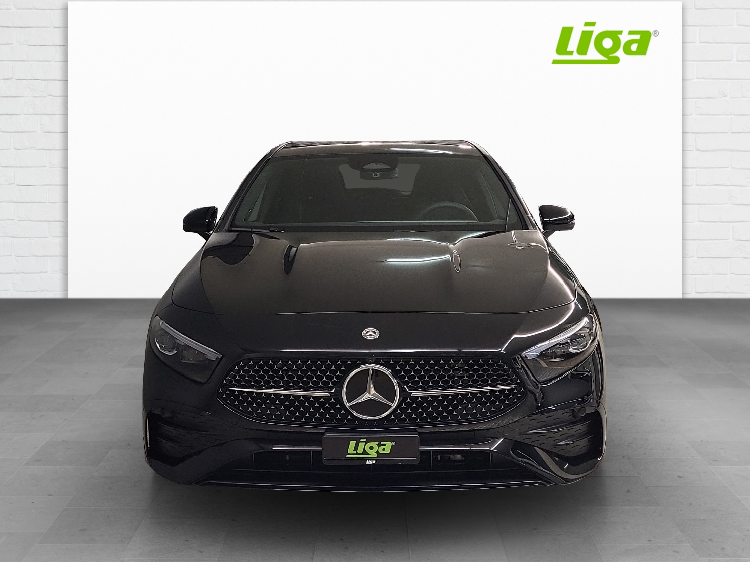 MERCEDES-BENZ A 200 AMG Line Night Star-image-2