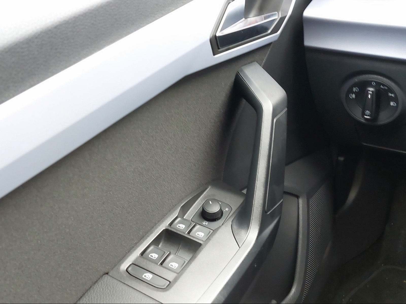 SEAT Ibiza 1.0 TSI 110 FR DSG-image-14
