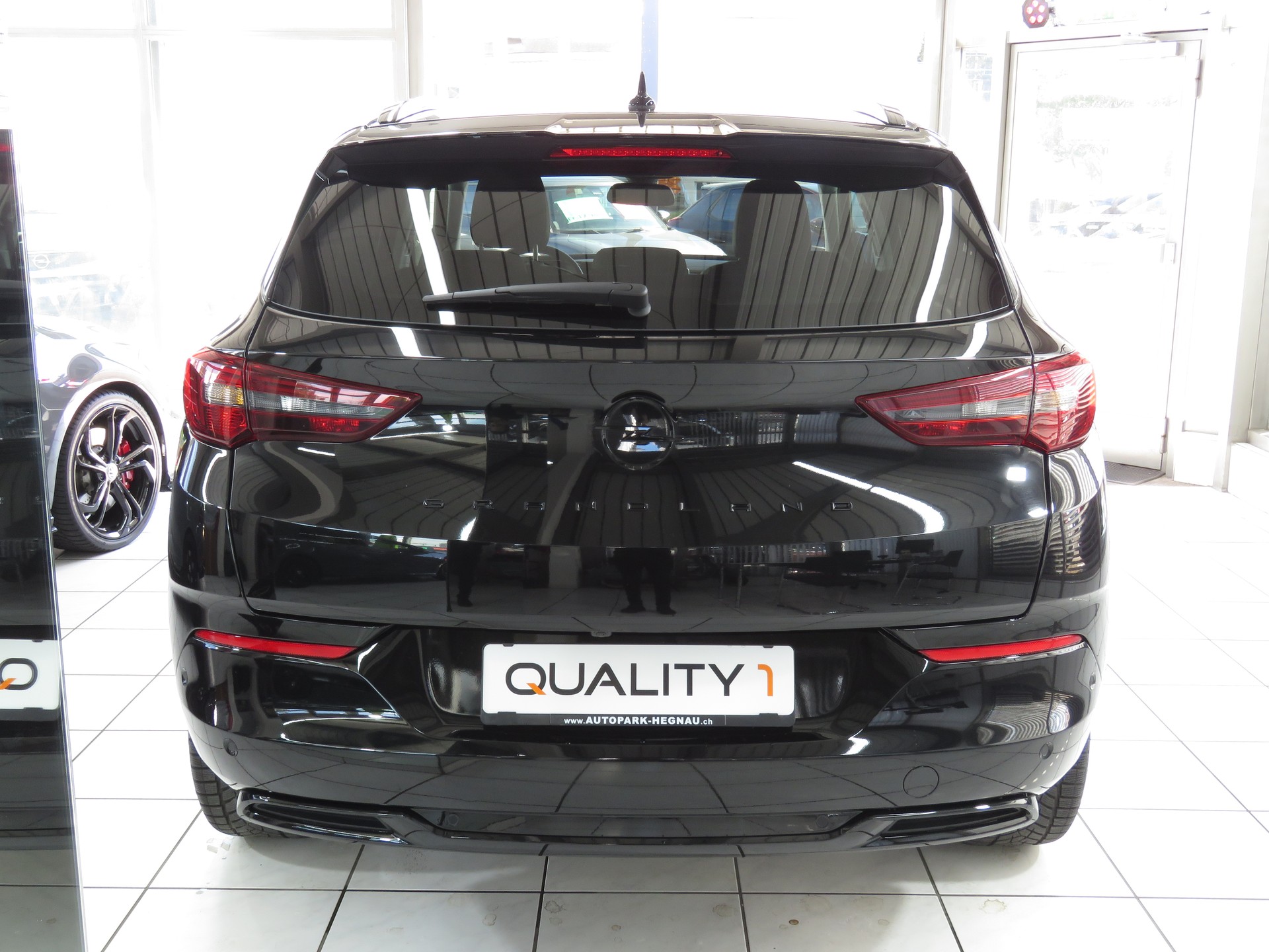 OPEL Grandland 1.2i TP Blitz Automatik-image-4