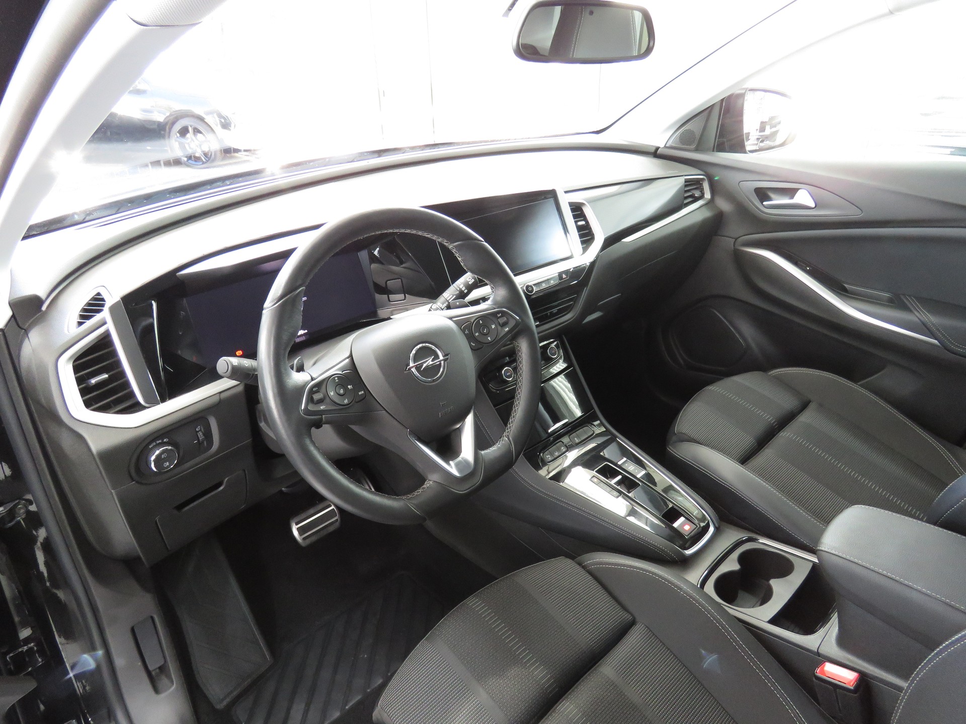 OPEL Grandland 1.2i TP Blitz Automatik-image-6