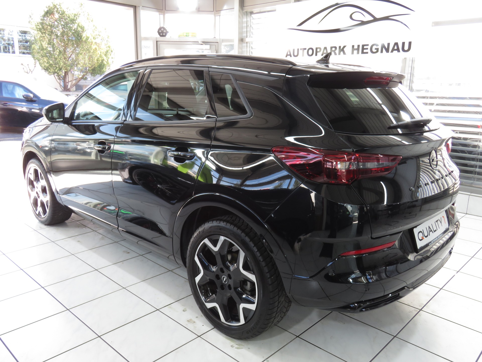 OPEL Grandland 1.2i TP Blitz Automatik-image-5