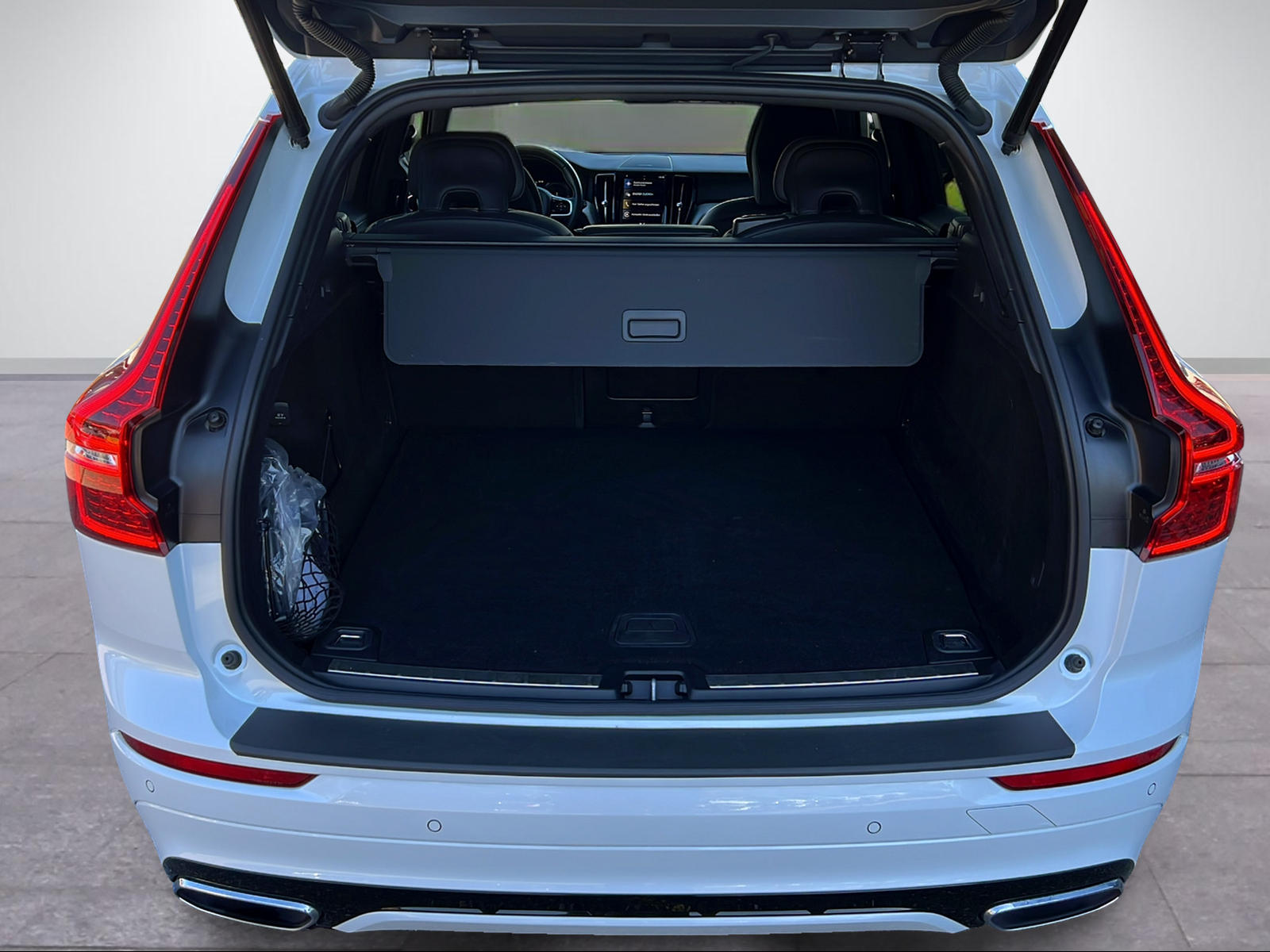 VOLVO XC60 2.0 T6 TE R-Design eAWD-image-5