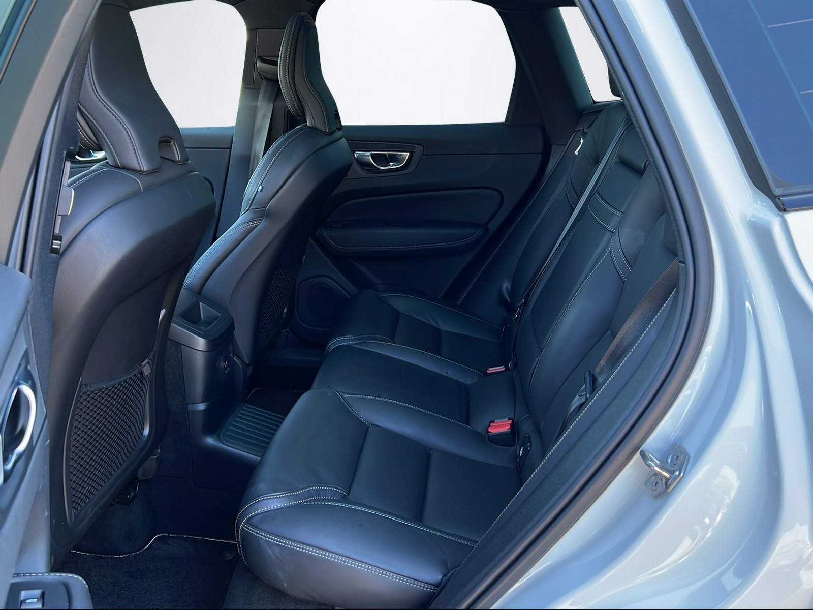 VOLVO XC60 2.0 T6 TE R-Design eAWD-image-10