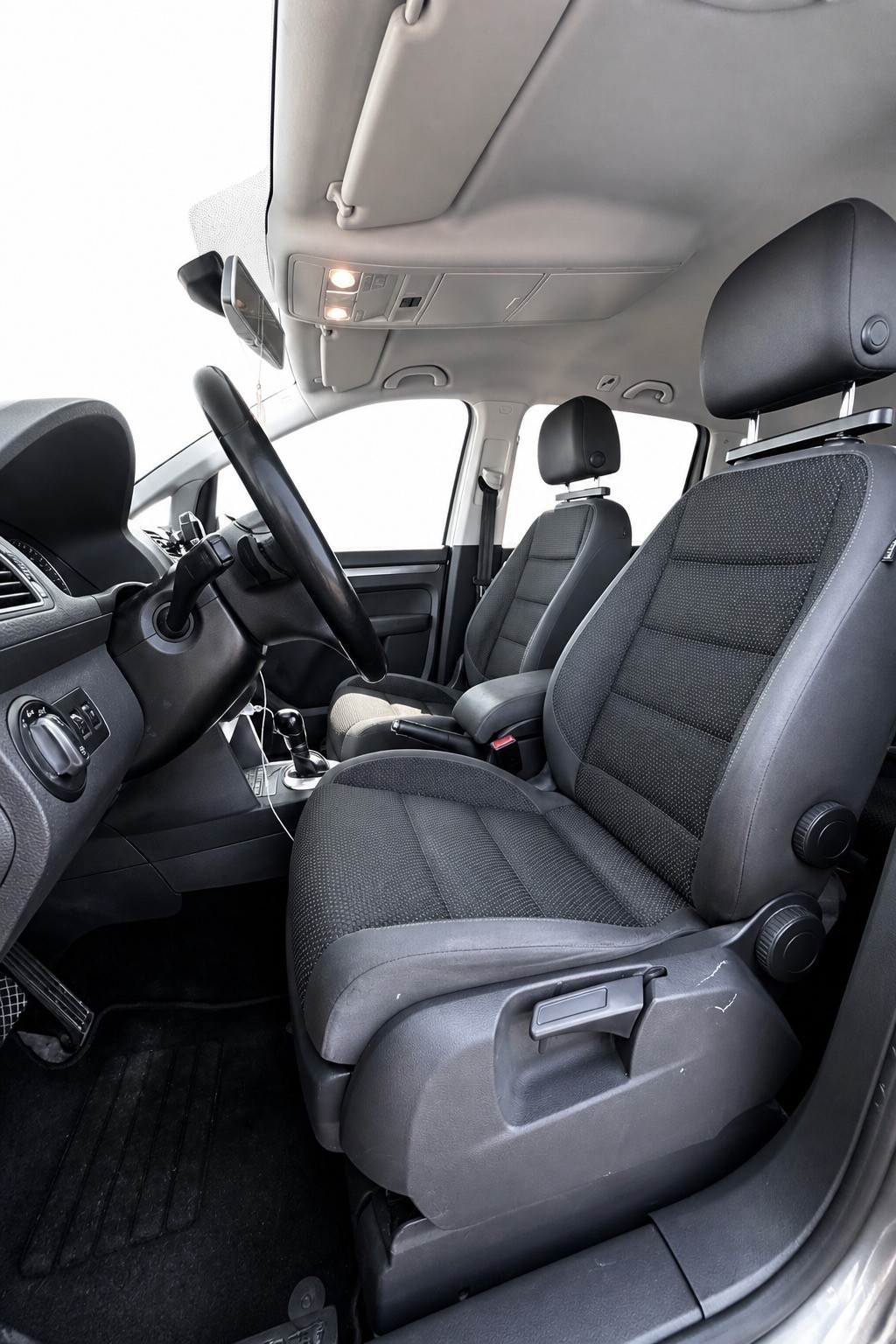 VW Touran 2.0 TDI BMT Comfortline DSG-image-6