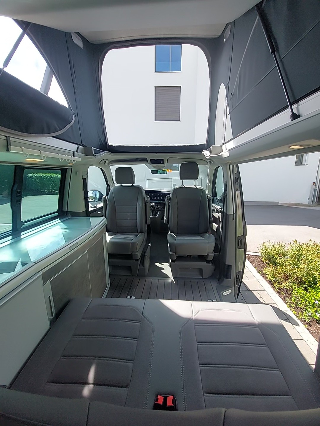 VW T6.1 California 2.0 Bi-TDI Ocean 4Motion DSG-image-5