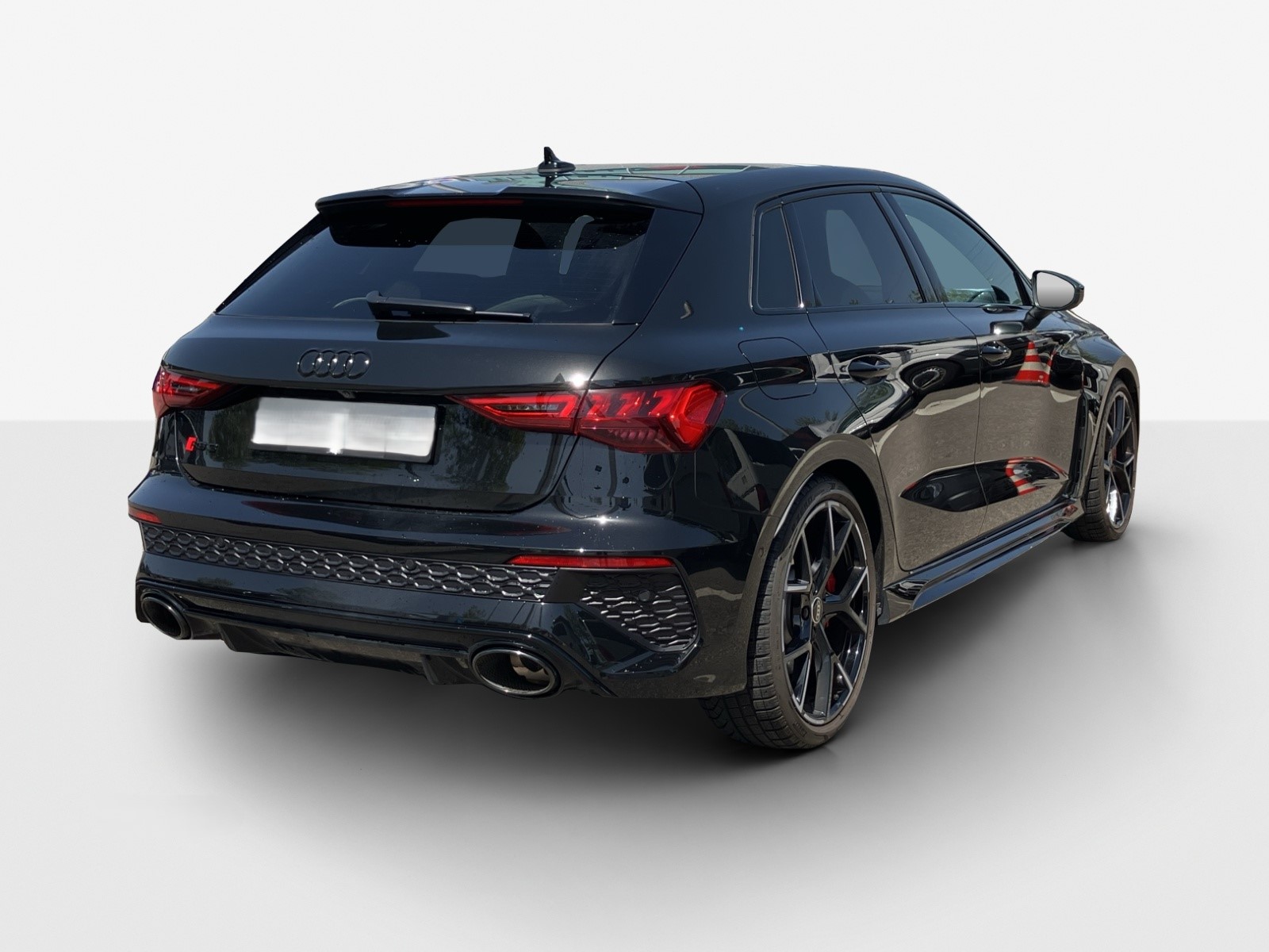 AUDI RS3 Sportback 2.5 TSI quattro S-tronic-image-2