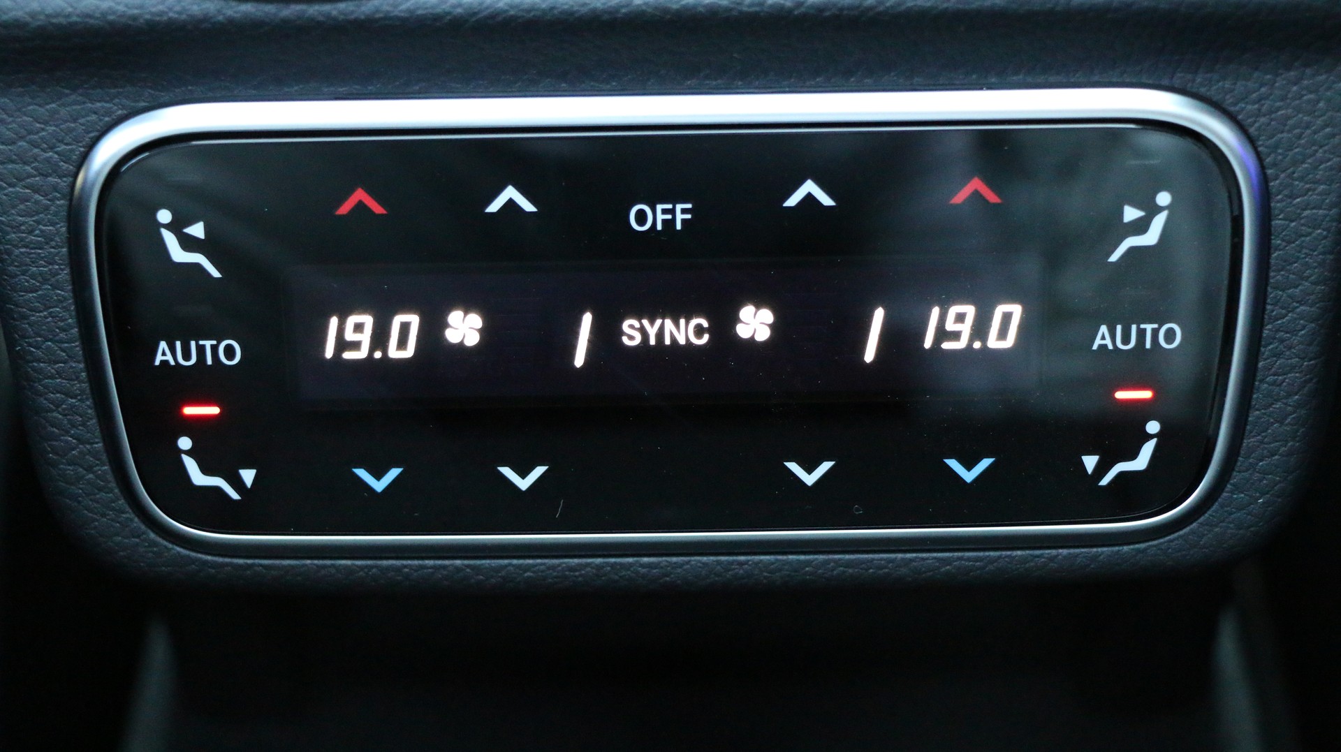 MERCEDES-BENZ C 220 d T 4 Matic Swiss Star-image-11
