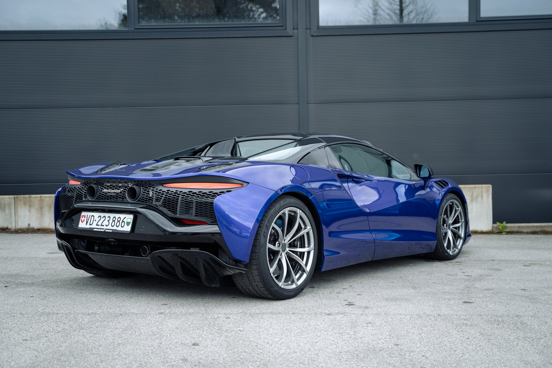 McLAREN ARTURA Spider-image-5