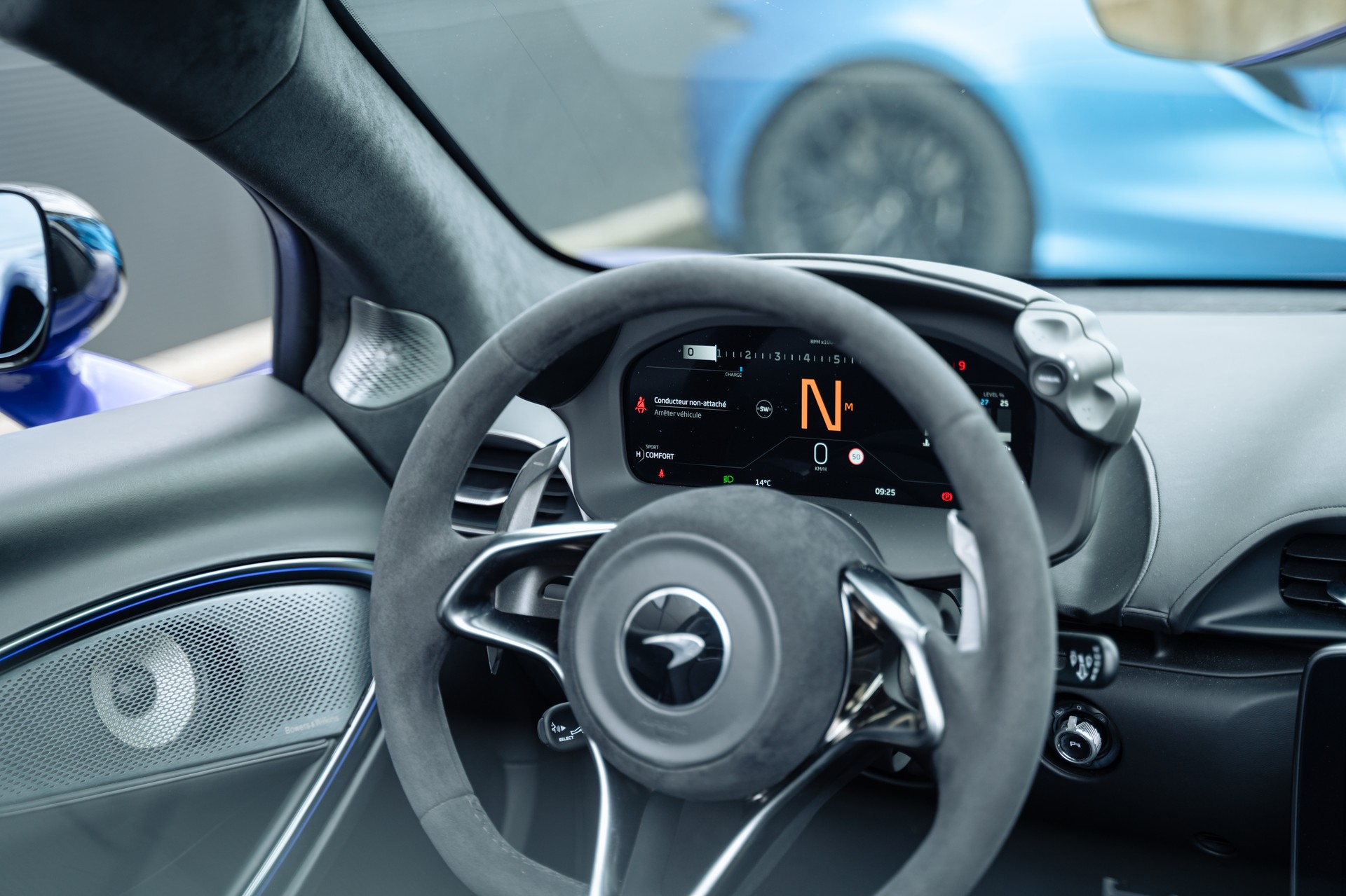 McLAREN ARTURA Spider-image-11