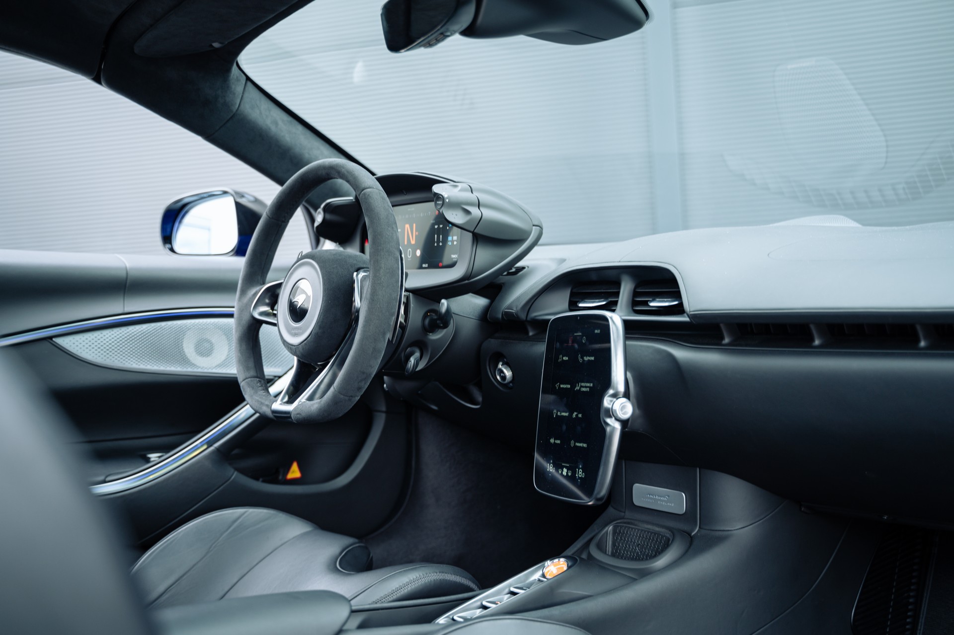 McLAREN ARTURA Spider-image-13