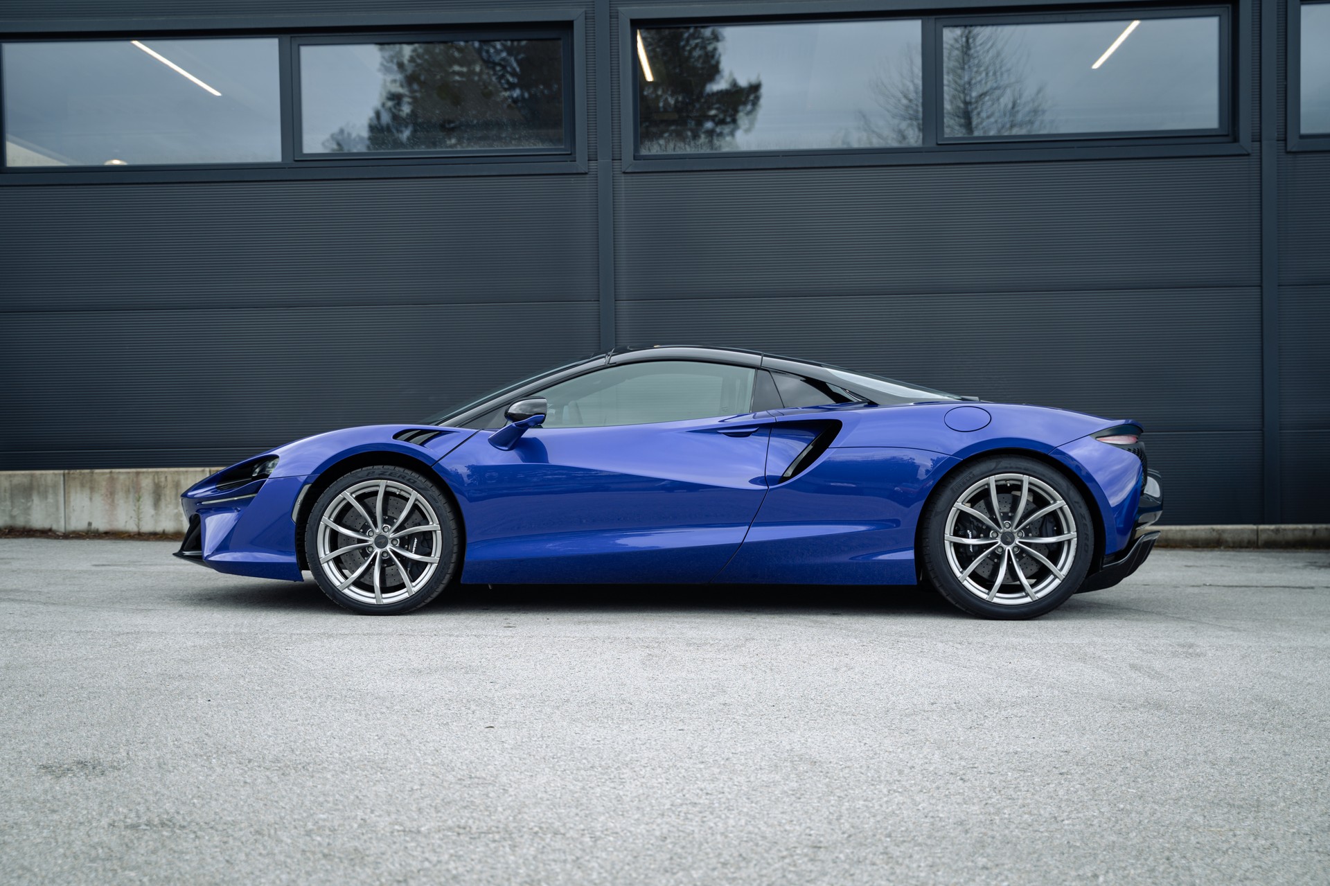 McLAREN ARTURA Spider-image-8