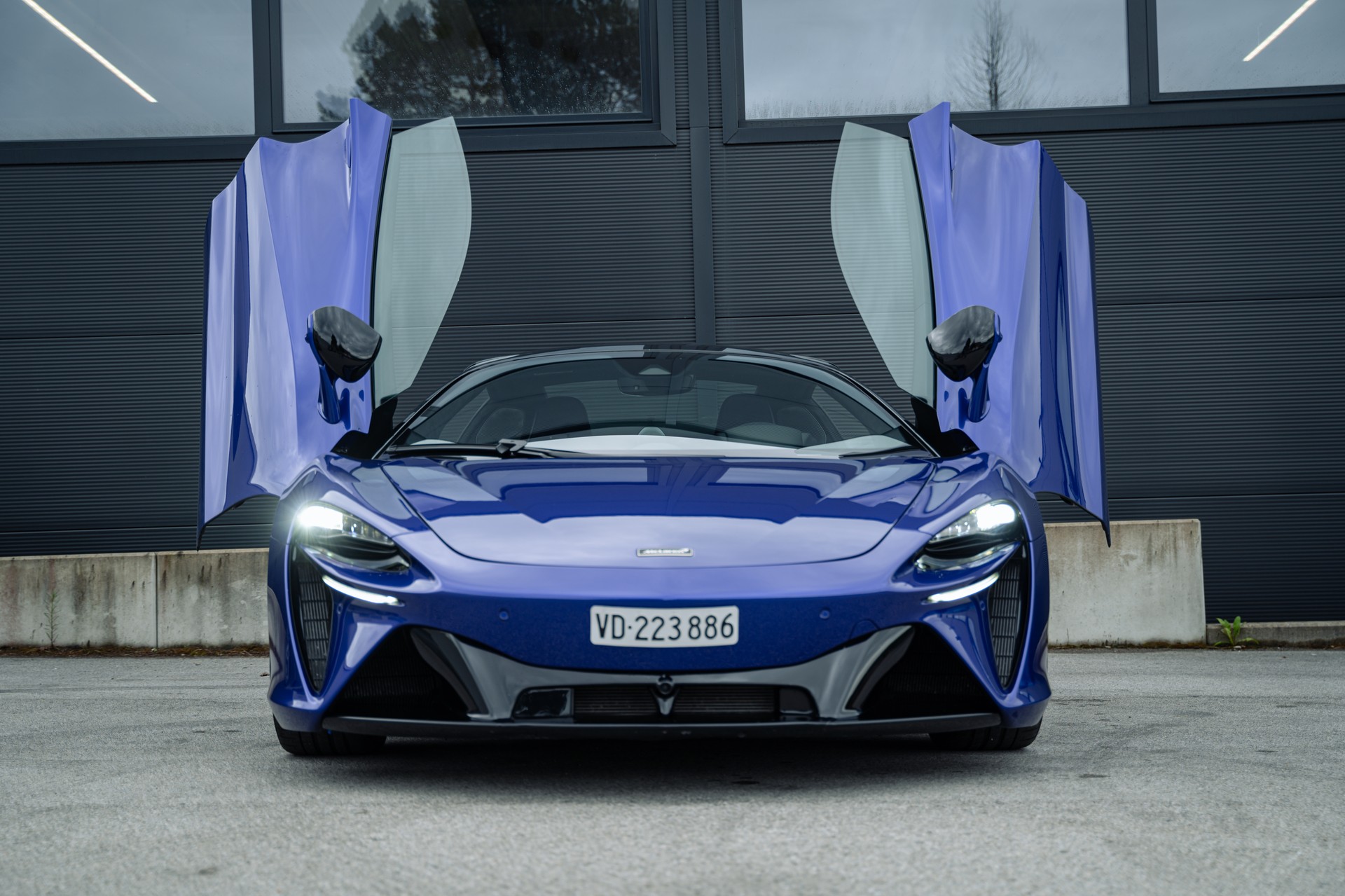 McLAREN ARTURA Spider-image-9
