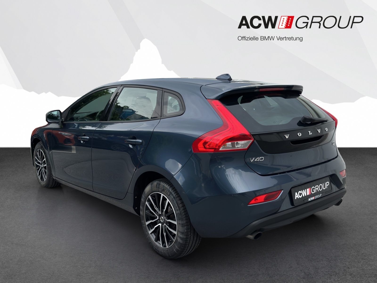 VOLVO V40 2.0 D3 Momentum S/S-image-2