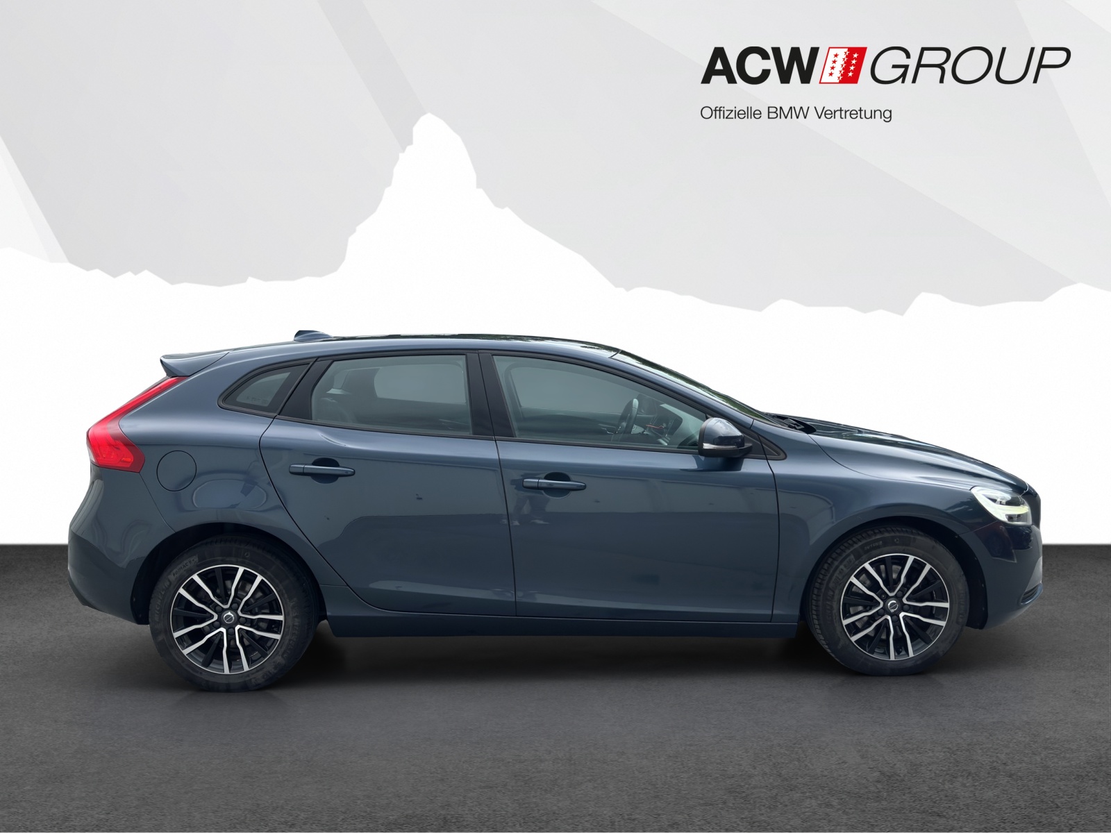 VOLVO V40 2.0 D3 Momentum S/S-image-5