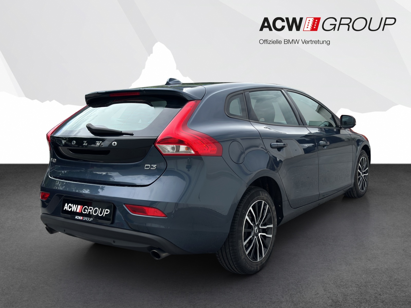 VOLVO V40 2.0 D3 Momentum S/S-image-4