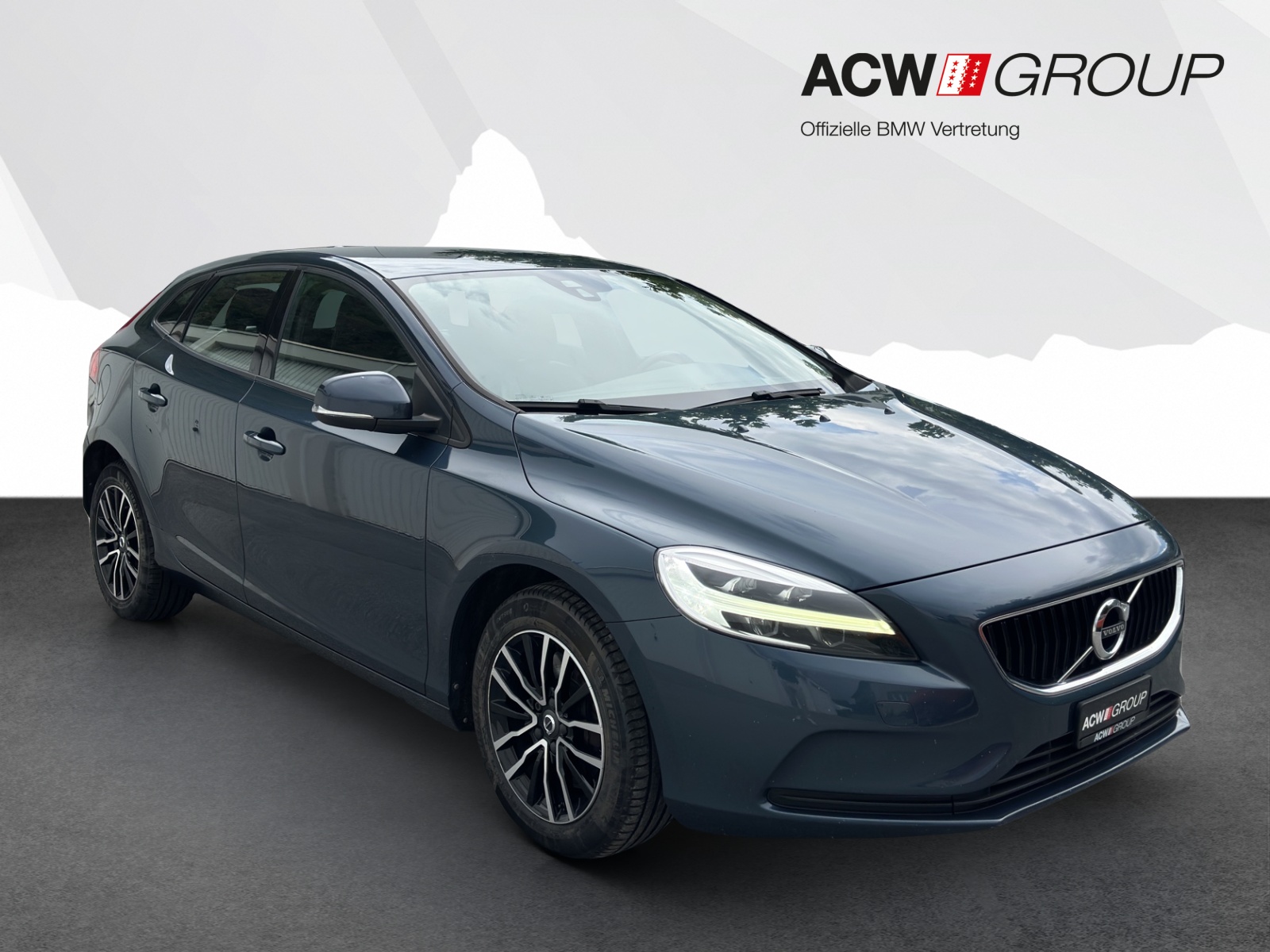 VOLVO V40 2.0 D3 Momentum S/S-image-6